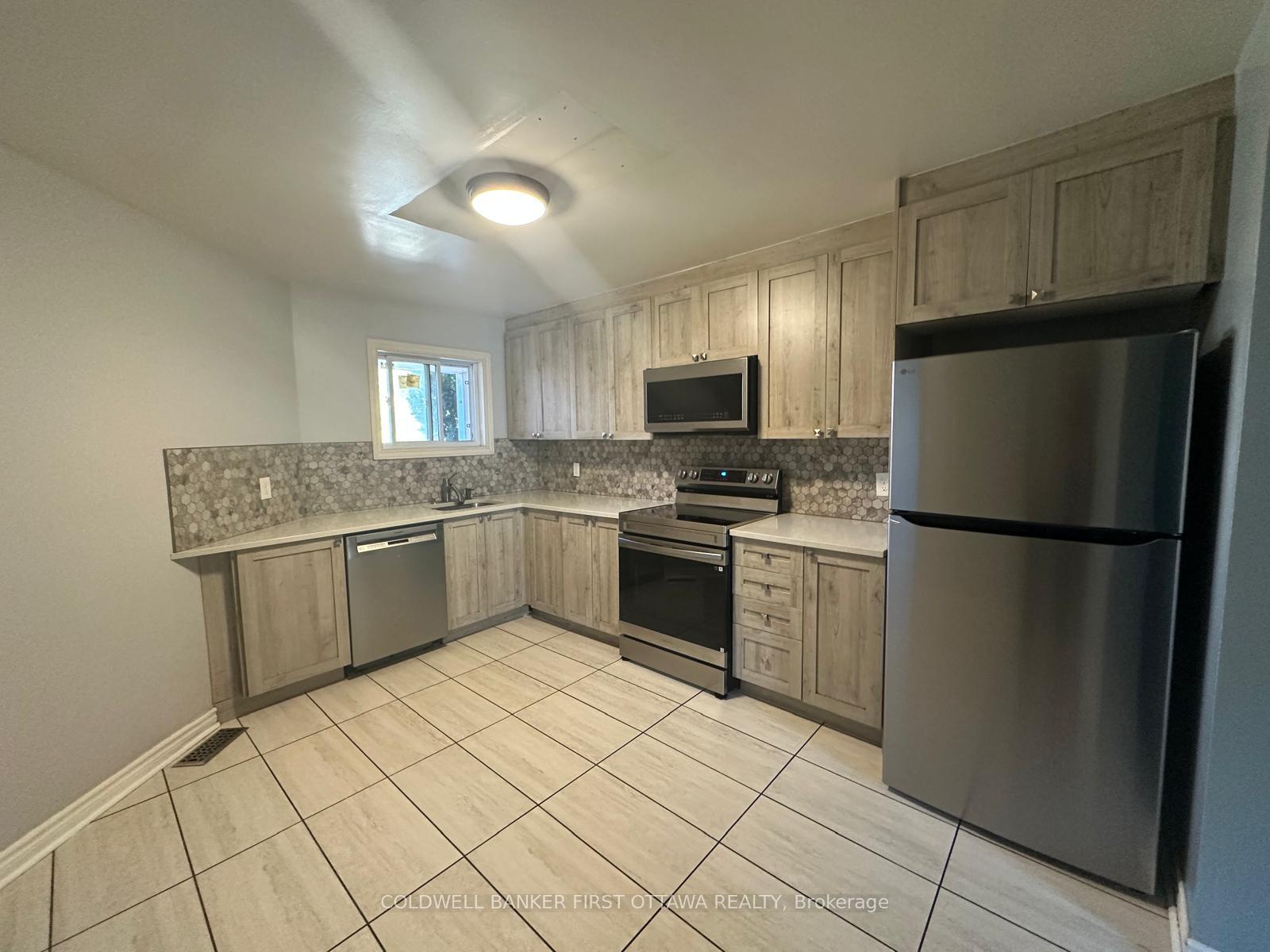 Photo 20 of 68 Burlington Crescent, Ottawa, Hunt Club Park/Greenboro — HOMEH
