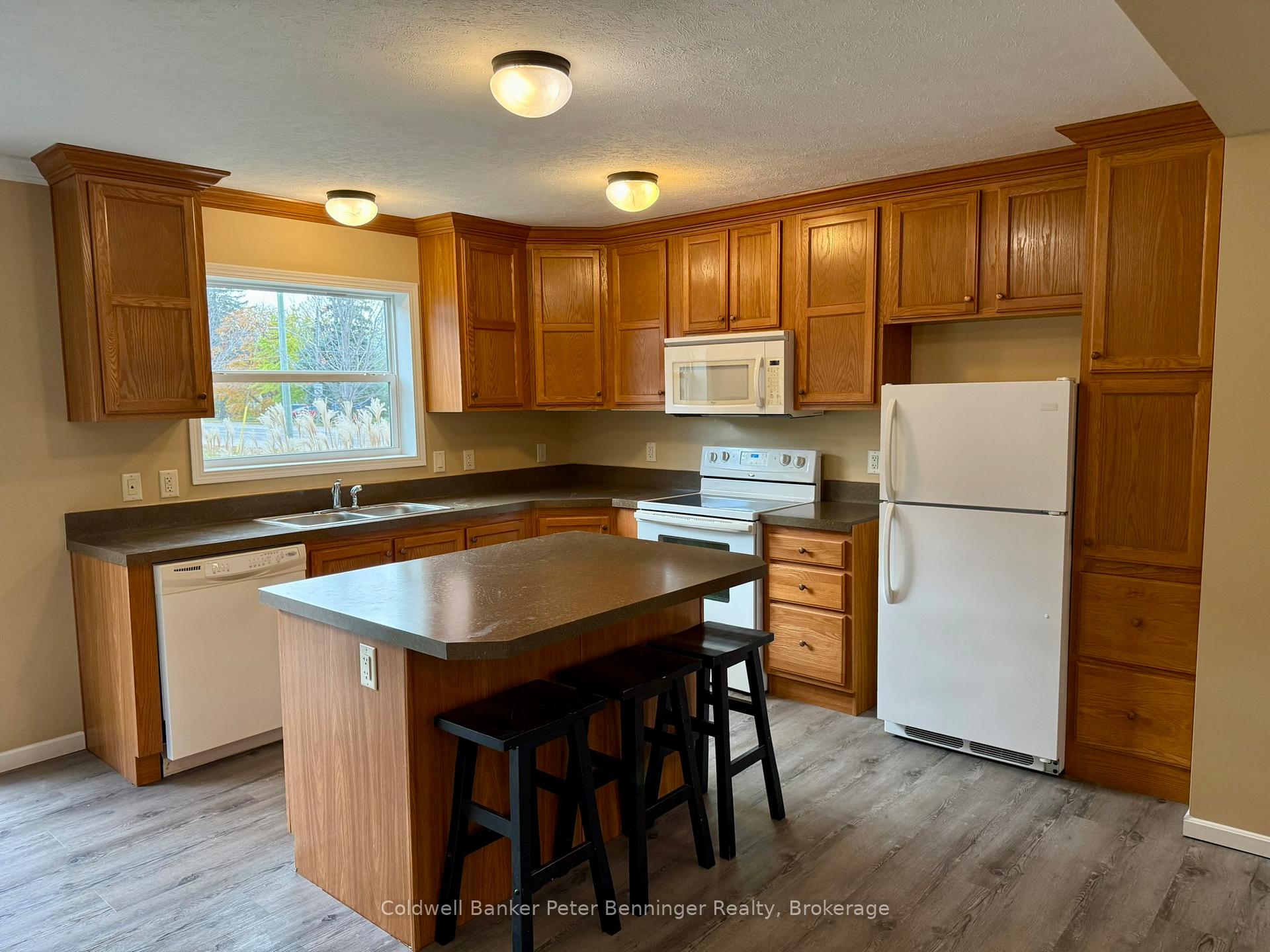 Photo 3 of 28 Rae Street, Kincardine — HOMEH