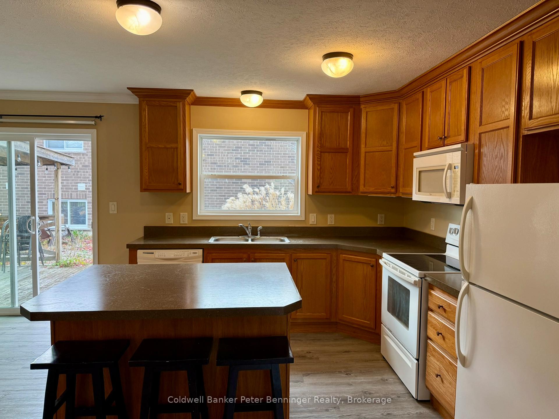 Photo 4 of 28 Rae Street, Kincardine — HOMEH