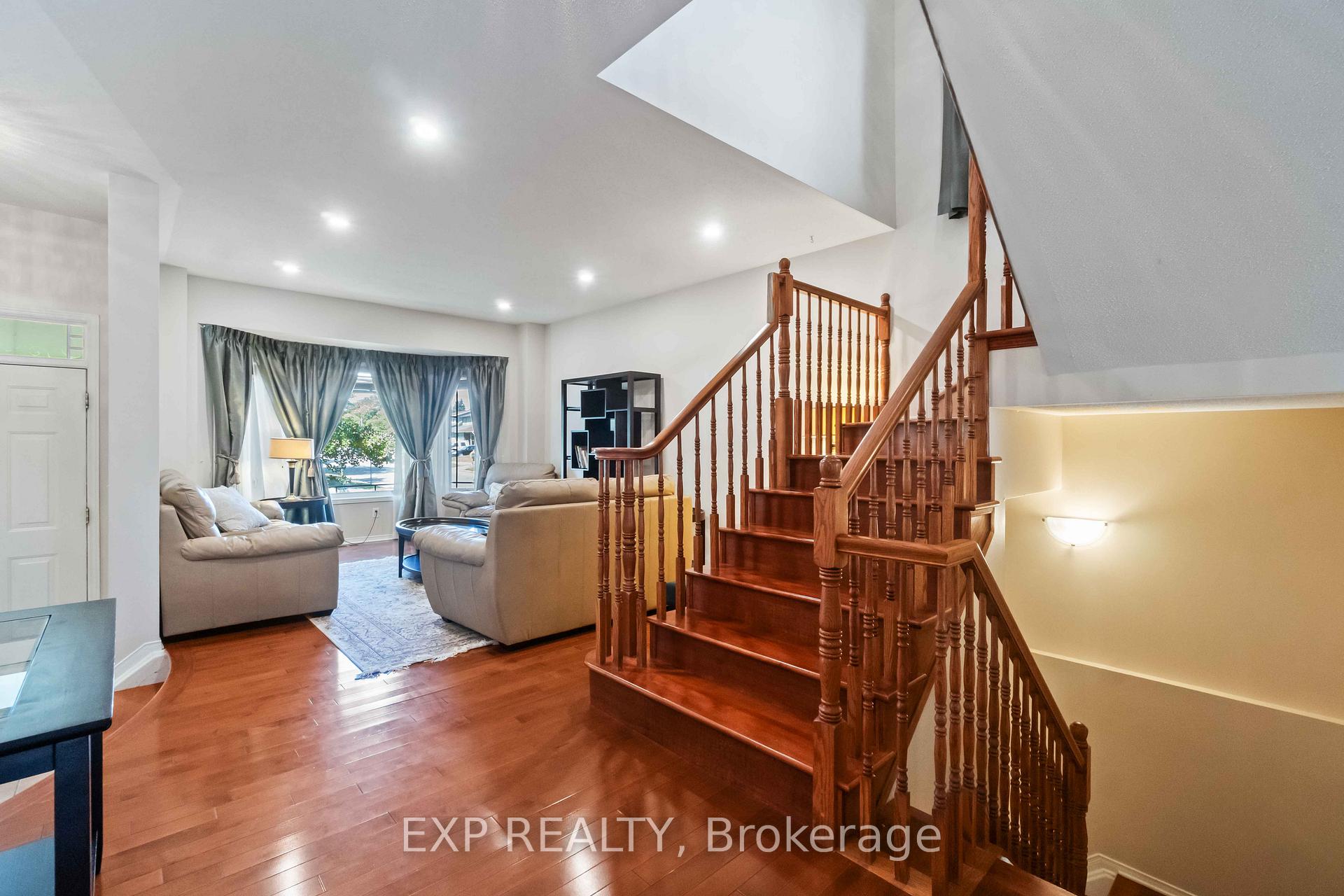 Photo 3 of 104 Yorkberry Gate, Ottawa, Hunt Club — HOMEH