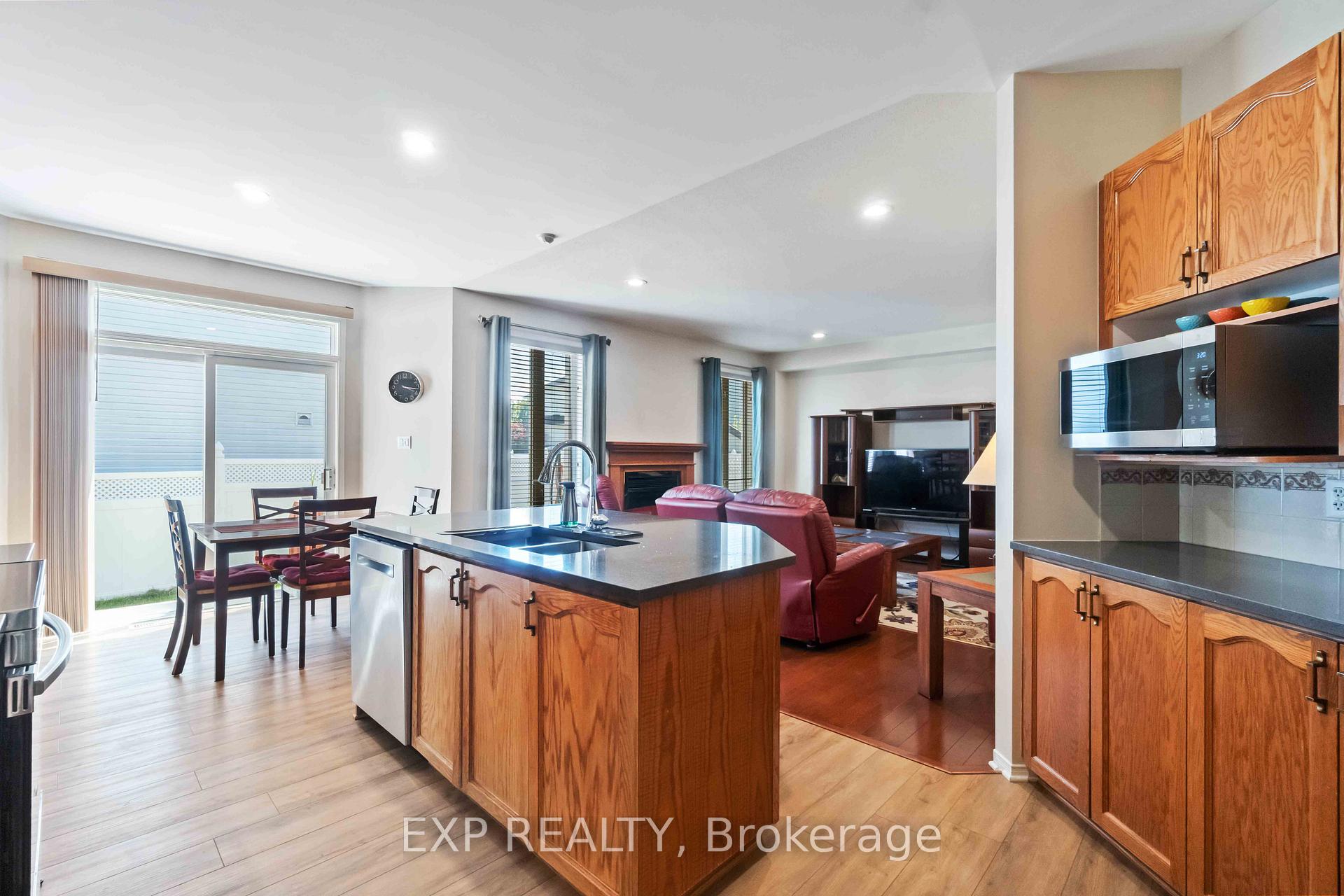 Photo 4 of 104 Yorkberry Gate, Ottawa, Hunt Club — HOMEH