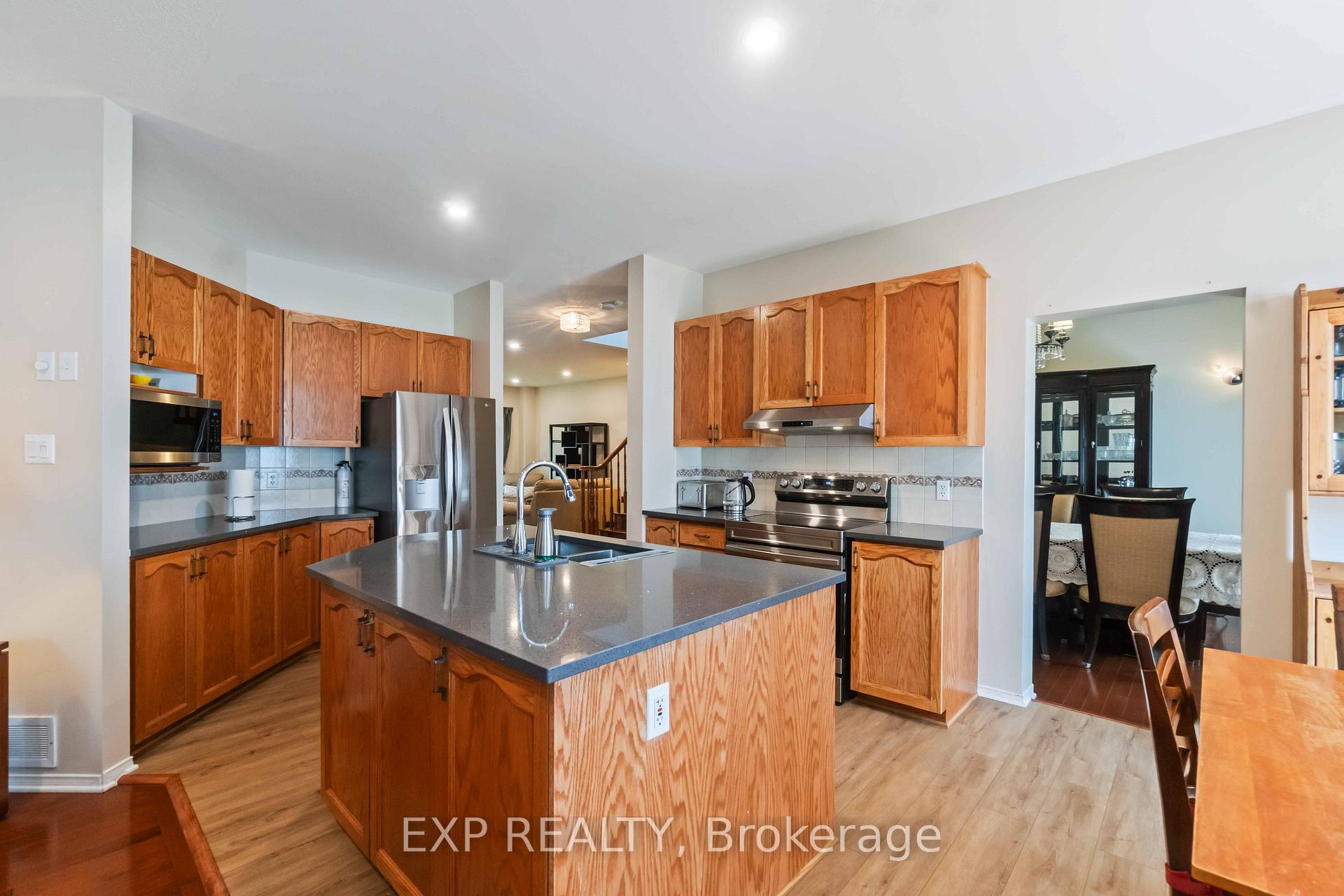 Photo 8 of 104 Yorkberry Gate, Ottawa, Hunt Club — HOMEH