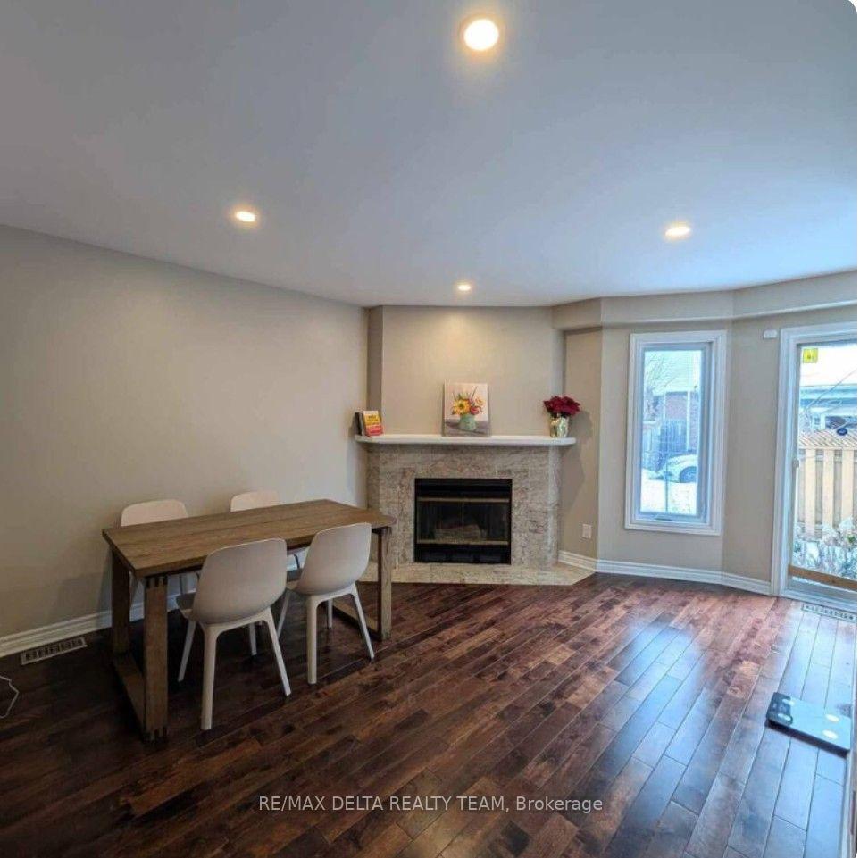 Photo 8 of 16 Manju Street, Ottawa, Hunt Club Park — HOMEH