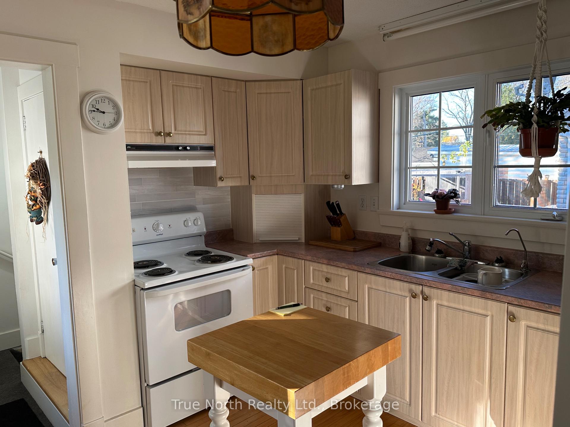 Photo 4 of 86 Devonshire Street, Kapuskasing — HOMEH