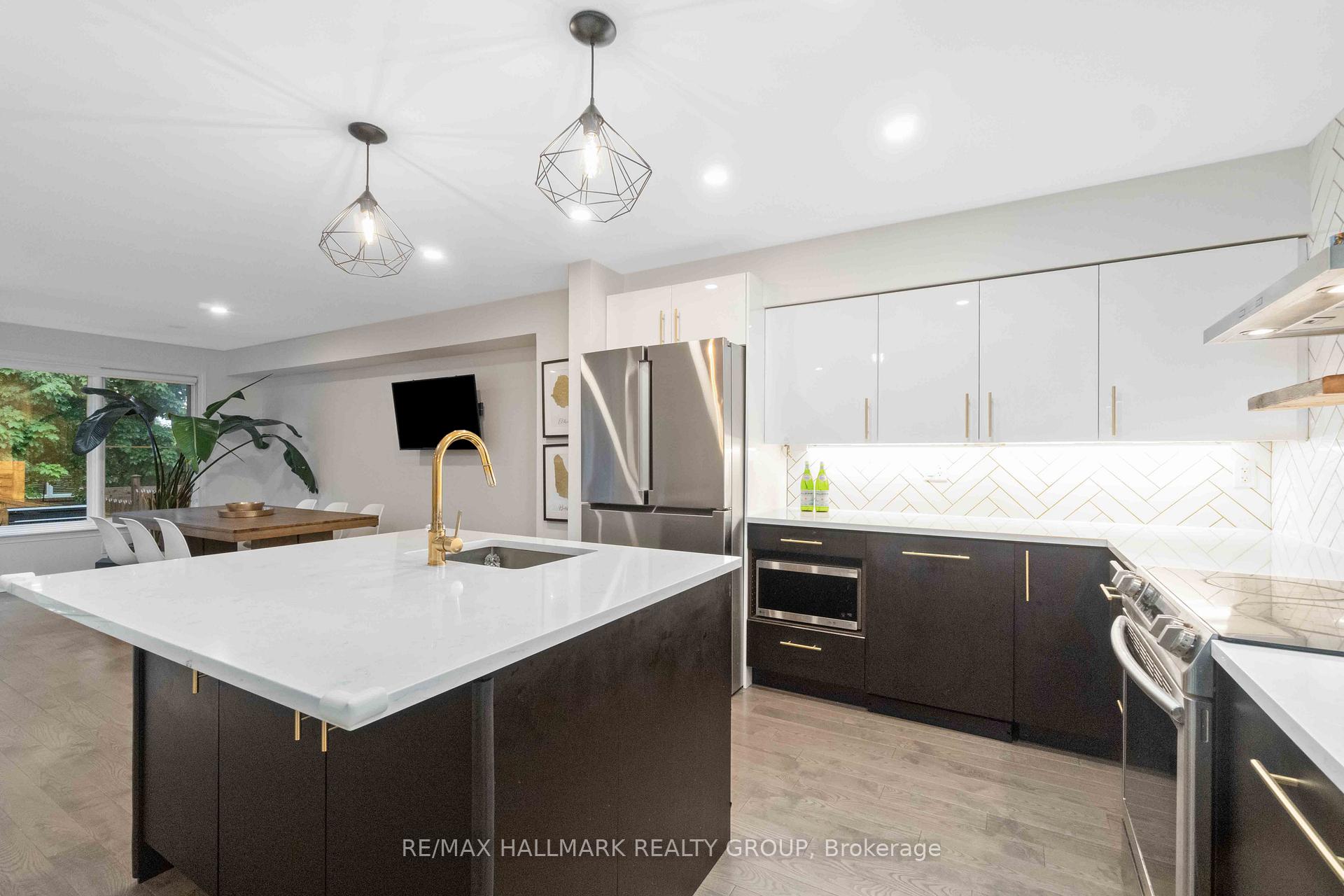 Photo 4 of 41 Kimberwick Crescent, Ottawa, Quinterra — HOMEH