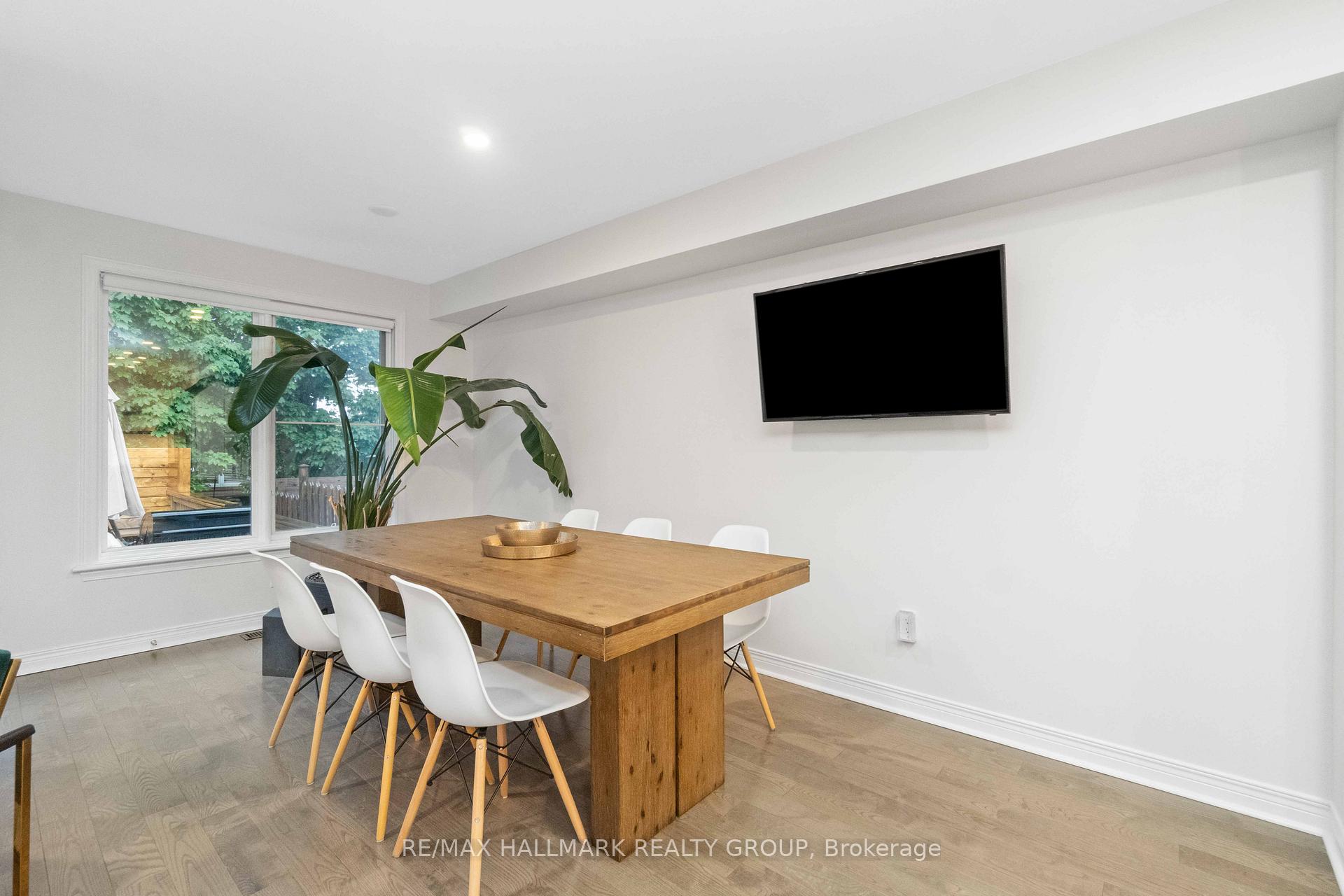 Photo 10 of 41 Kimberwick Crescent, Ottawa, Quinterra — HOMEH