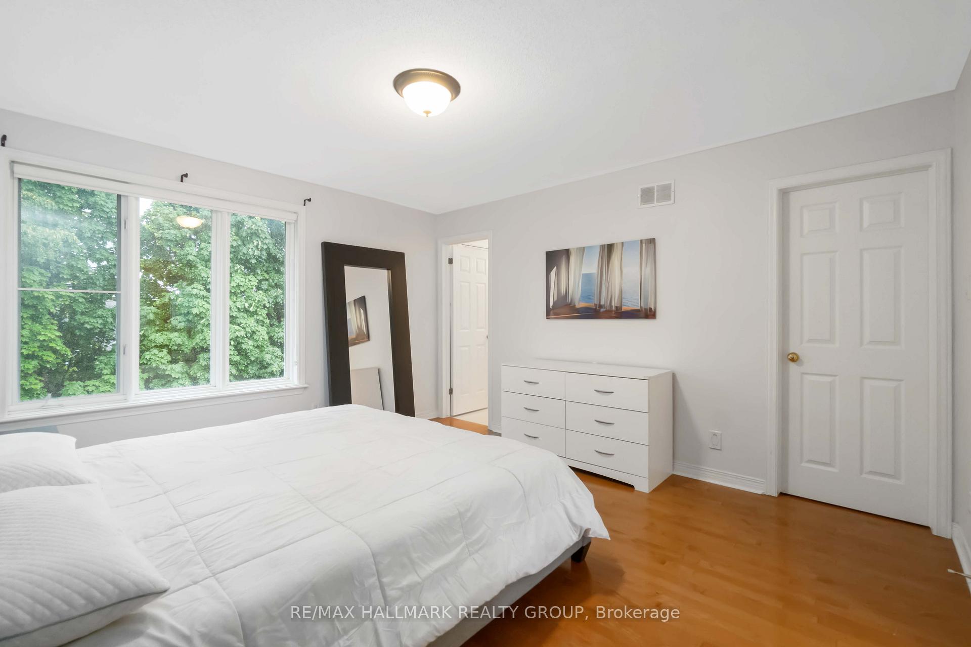 Photo 12 of 41 Kimberwick Crescent, Ottawa, Quinterra — HOMEH