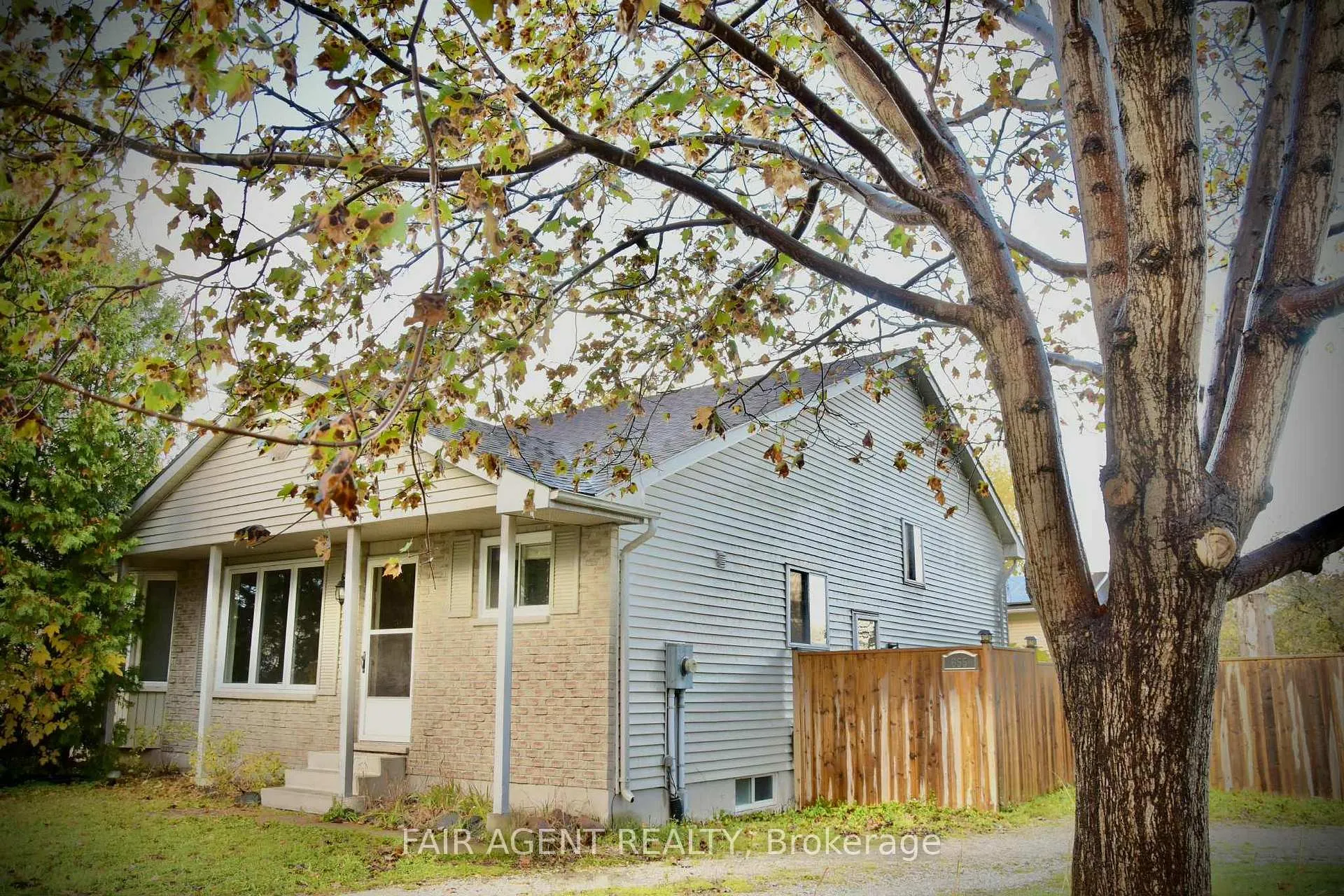 Front of 655 Hunter Street