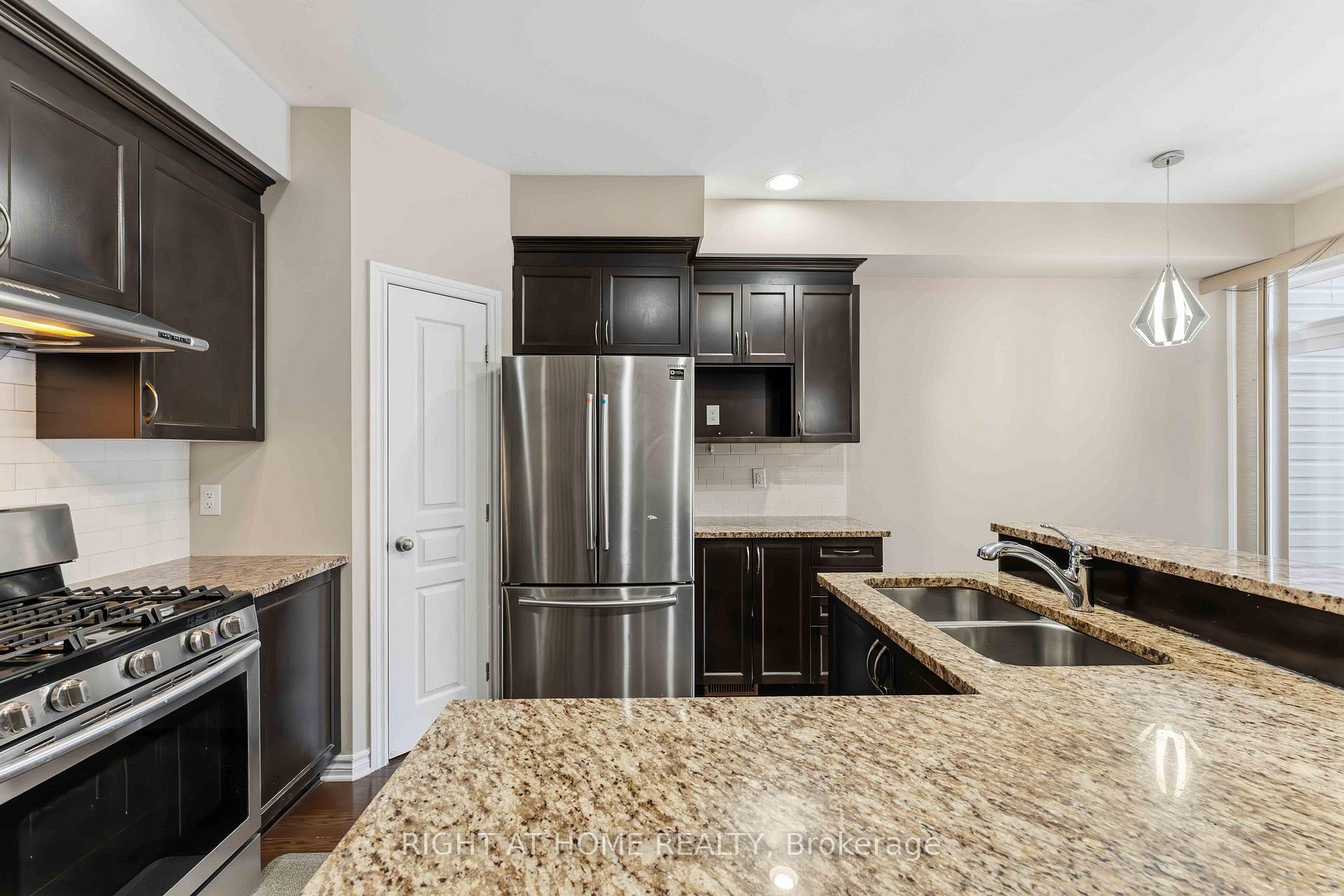 Photo 3 of 359 Kingbrook Drive, Ottawa, Kanata - Bridlewood — HOMEH