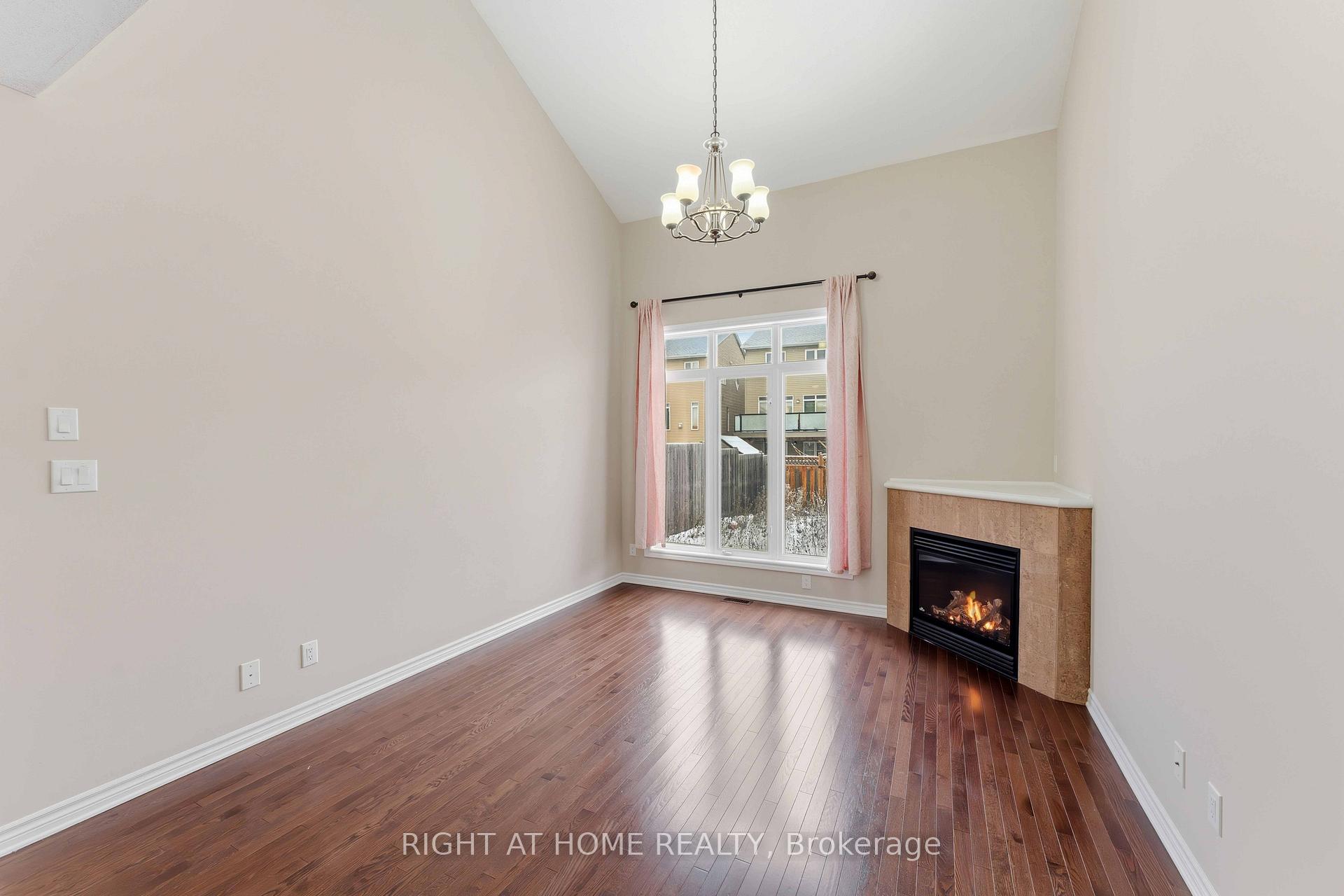 Photo 6 of 359 Kingbrook Drive, Ottawa, Kanata - Bridlewood — HOMEH