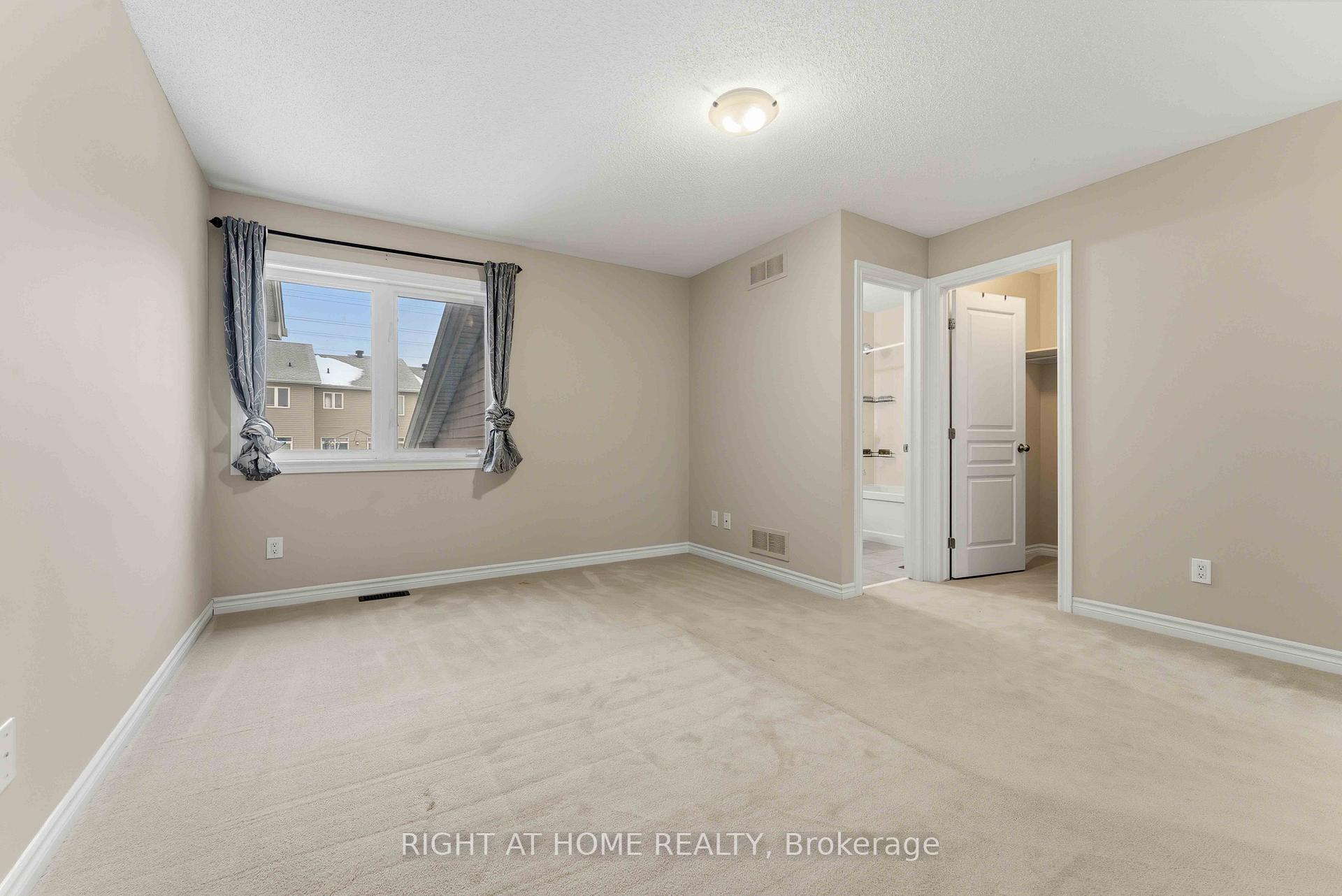 Photo 10 of 359 Kingbrook Drive, Ottawa, Kanata - Bridlewood — HOMEH