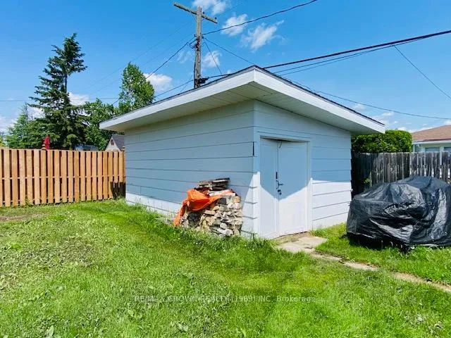 Photo 9 of 11 Kennedy Avenue, Kapuskasing — HOMEH