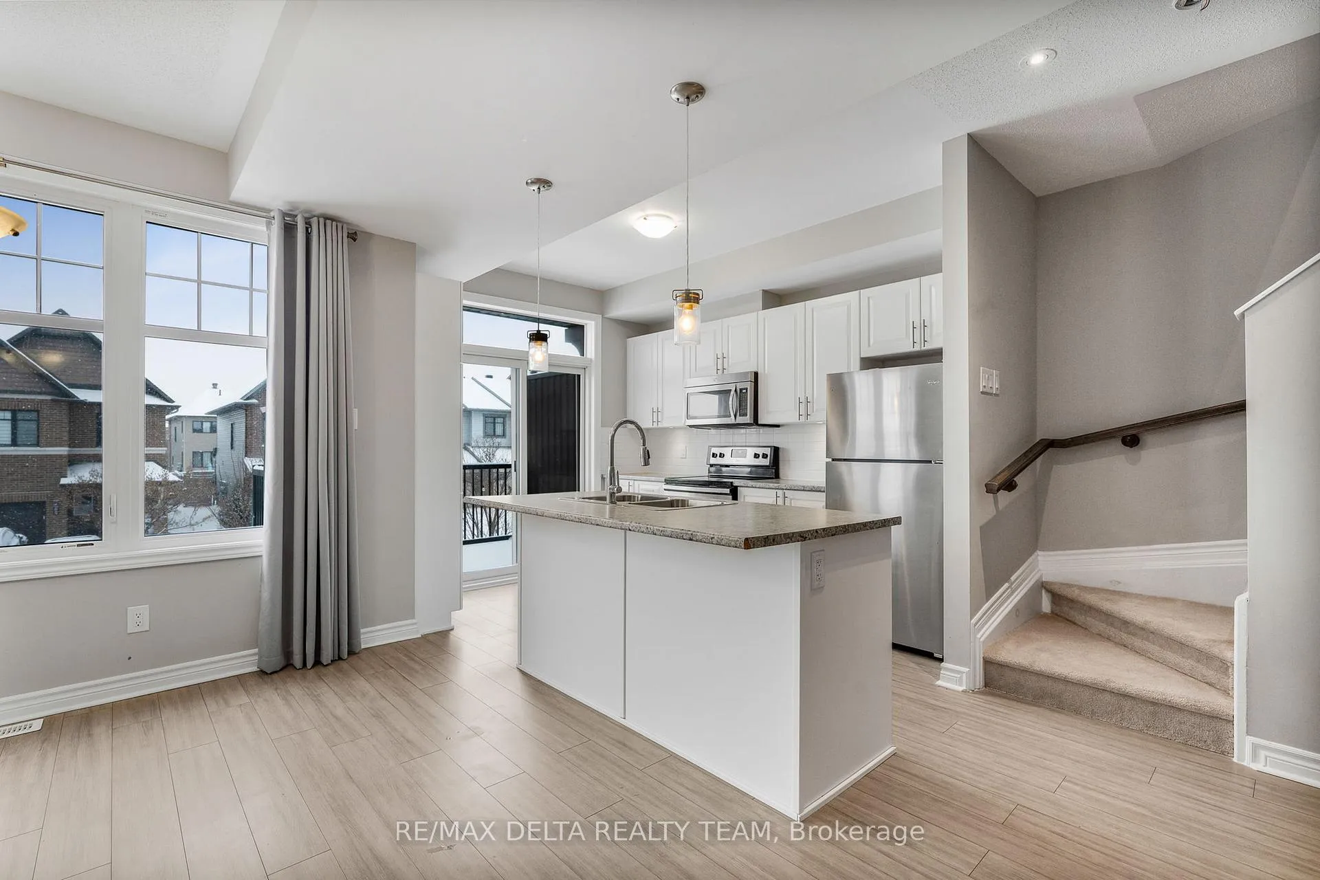 Photo 12 of 64 Fallengale Crescent, Ottawa, Kanata - Kanata Lakes/Heritage Hills — HOMEH