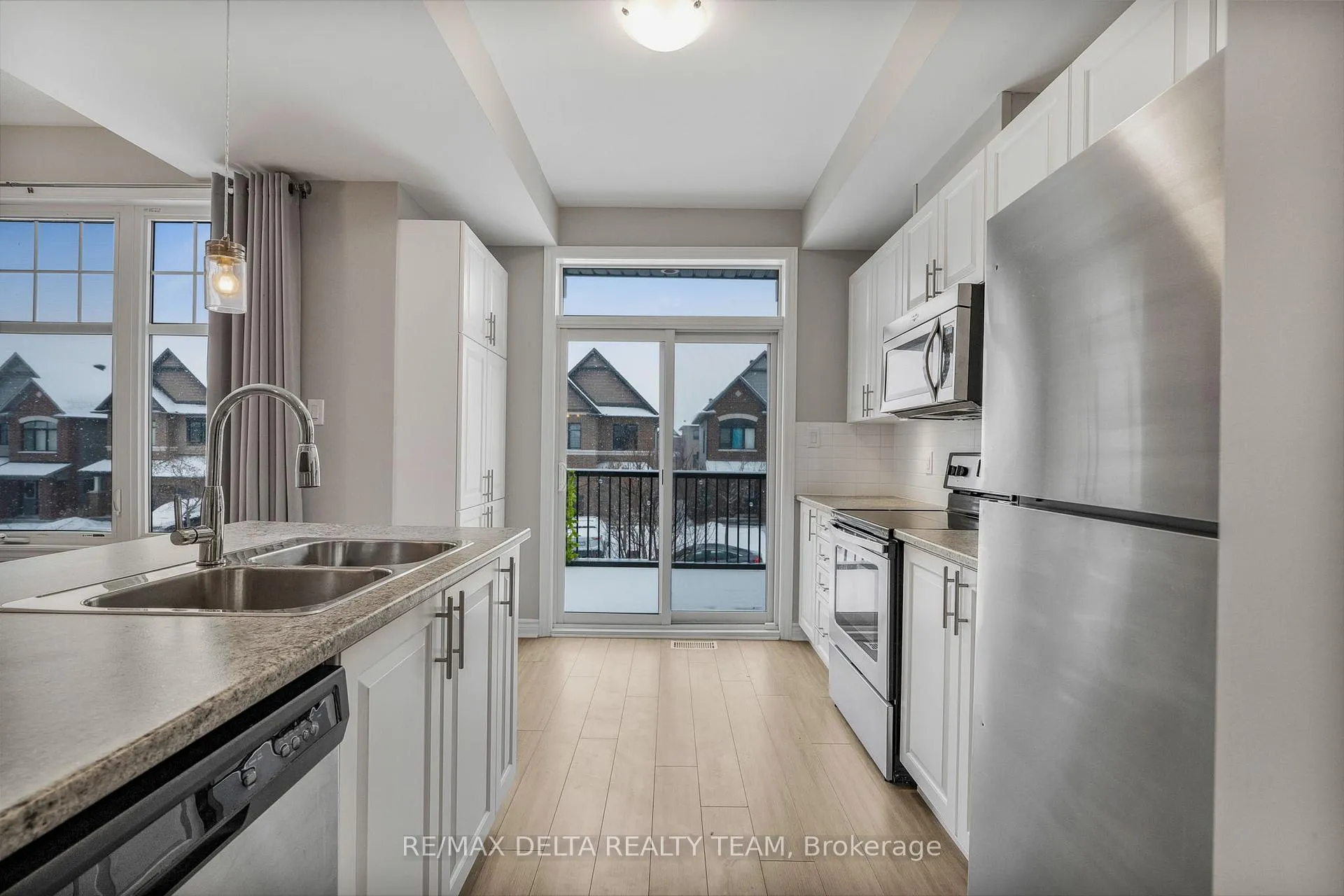 Photo 13 of 64 Fallengale Crescent, Ottawa, Kanata - Kanata Lakes/Heritage Hills — HOMEH