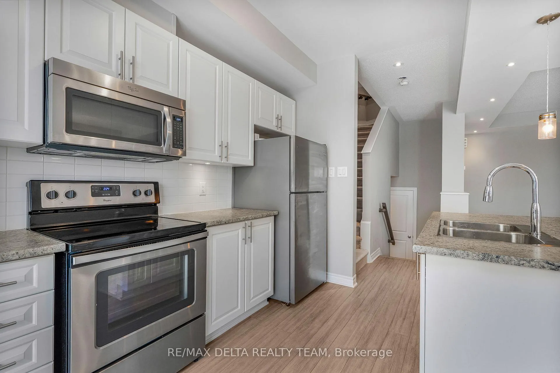 Photo 16 of 64 Fallengale Crescent, Ottawa, Kanata - Kanata Lakes/Heritage Hills — HOMEH