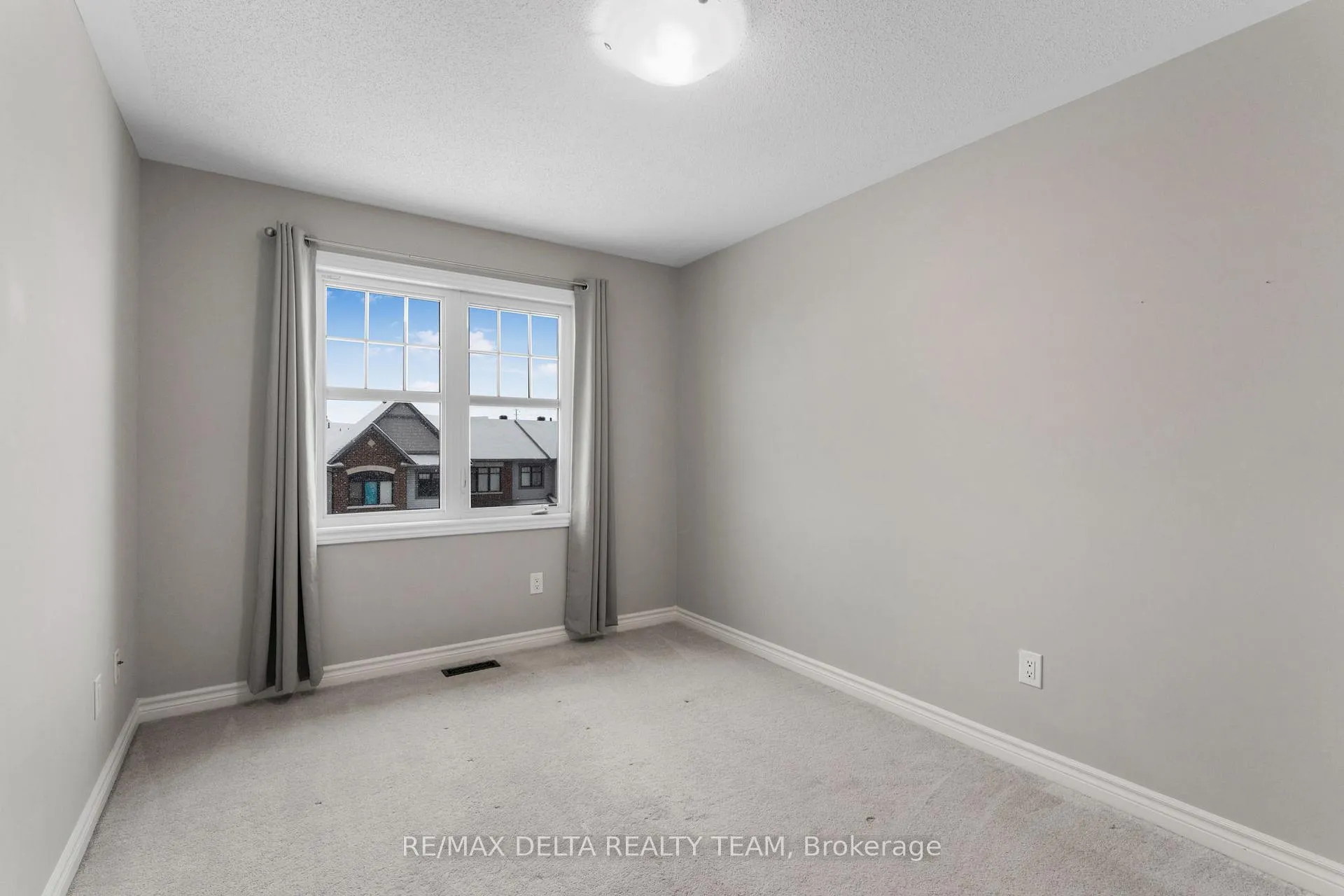Photo 20 of 64 Fallengale Crescent, Ottawa, Kanata - Kanata Lakes/Heritage Hills — HOMEH