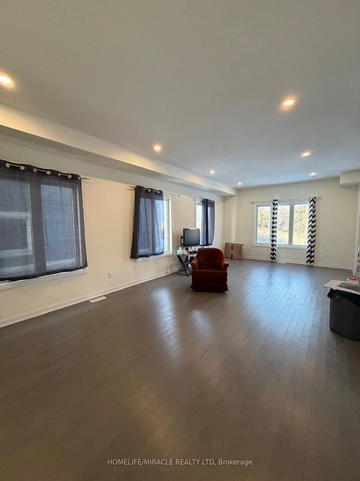 Photo 2 of 60 Oakmont Drive, Loyalist, Bath — HOMEH