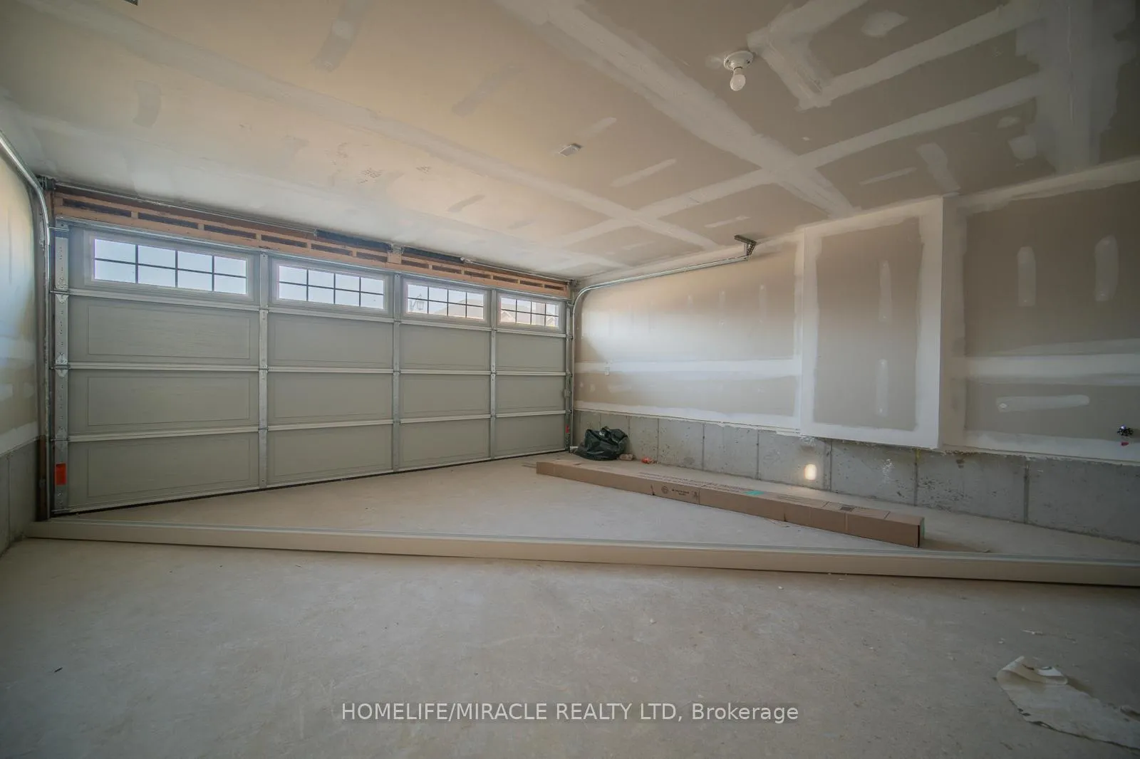 Photo 13 of 60 Oakmont Drive, Loyalist, Bath — HOMEH