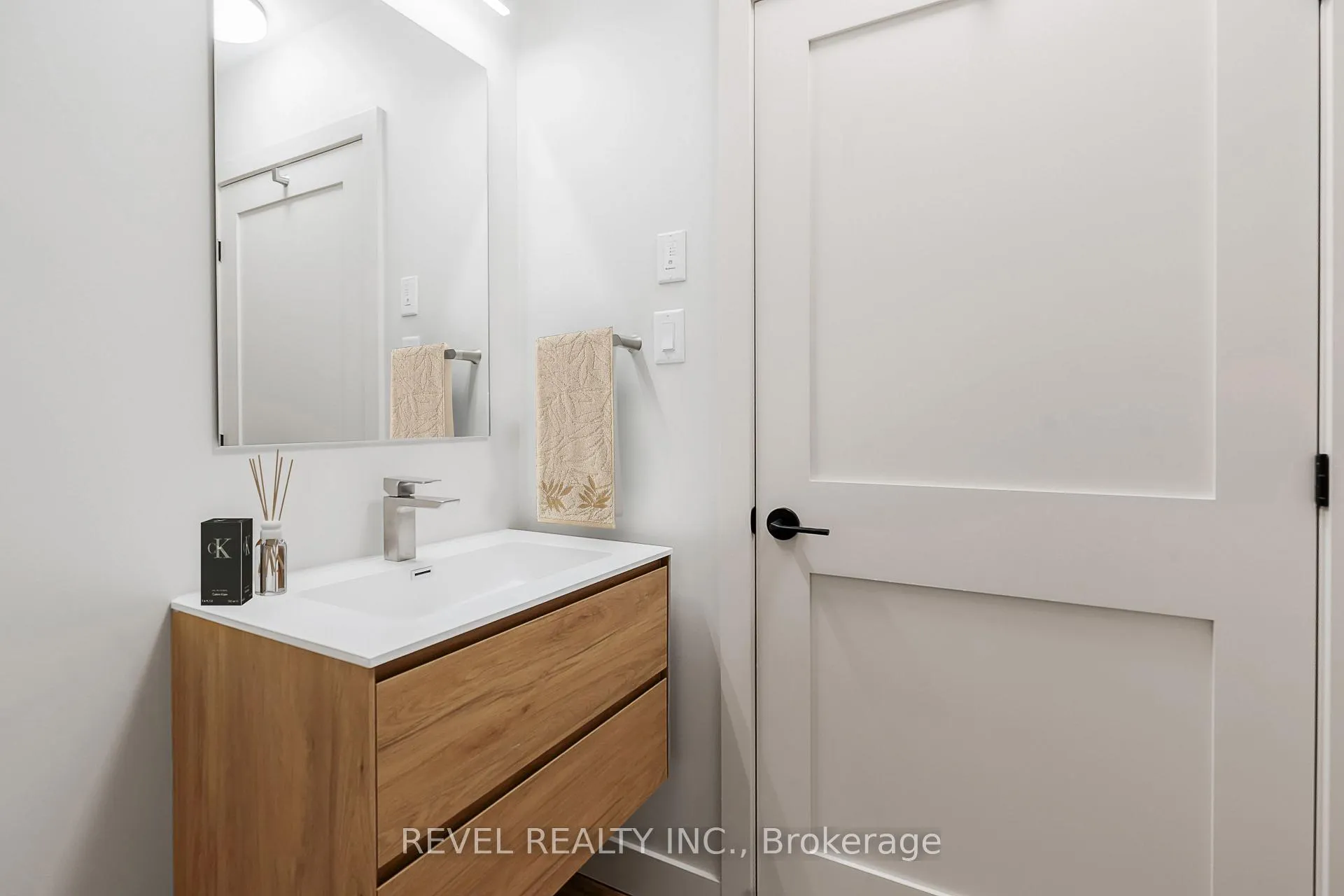 Photo 6 of Unit 204, 4390 Hillview Drive, Lincoln, Beamsville — HOMEH