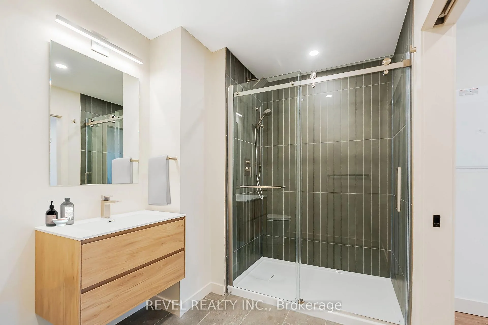 Photo 8 of Unit 204, 4390 Hillview Drive, Lincoln, Beamsville — HOMEH