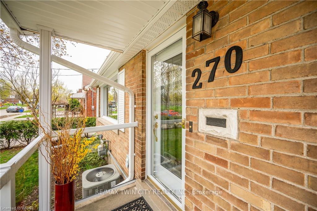 Photo 2 of 270 Mansion Street, Kitchener — HOMEH