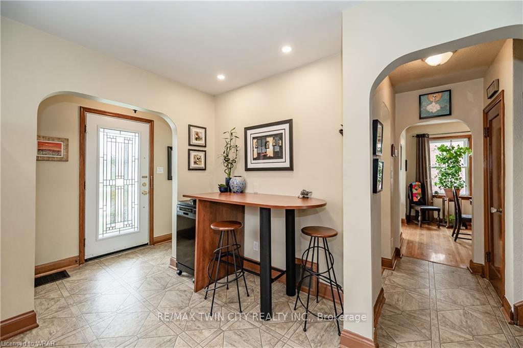 Photo 3 of 270 Mansion Street, Kitchener — HOMEH