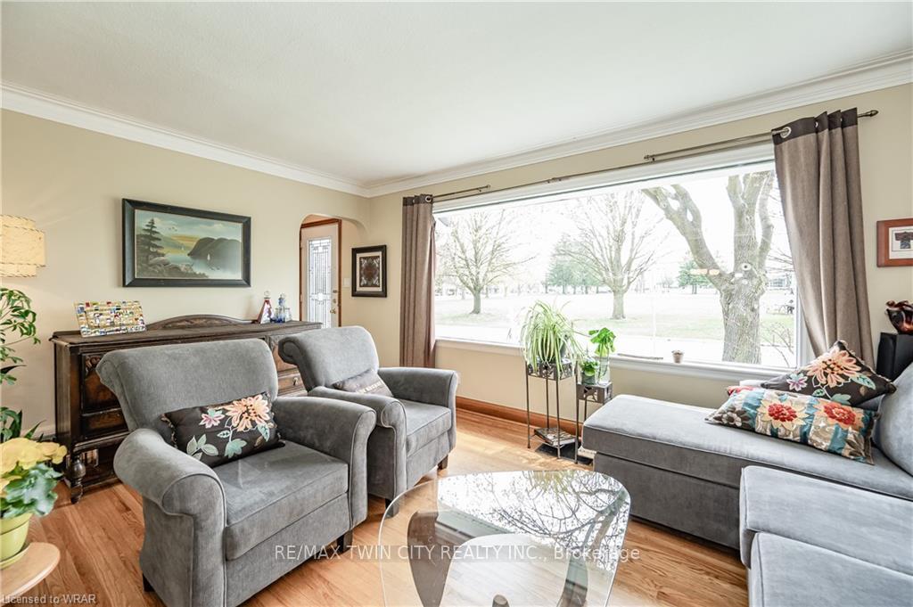 Photo 9 of 270 Mansion Street, Kitchener — HOMEH