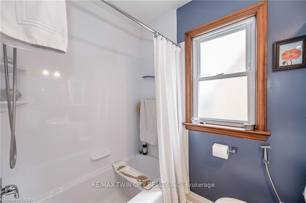 Photo 14 of 270 Mansion Street, Kitchener — HOMEH