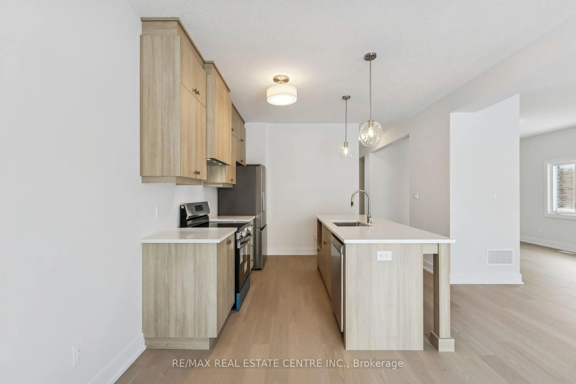 Photo 16 of 123 Maple Street, Mapleton, Drayton — HOMEH