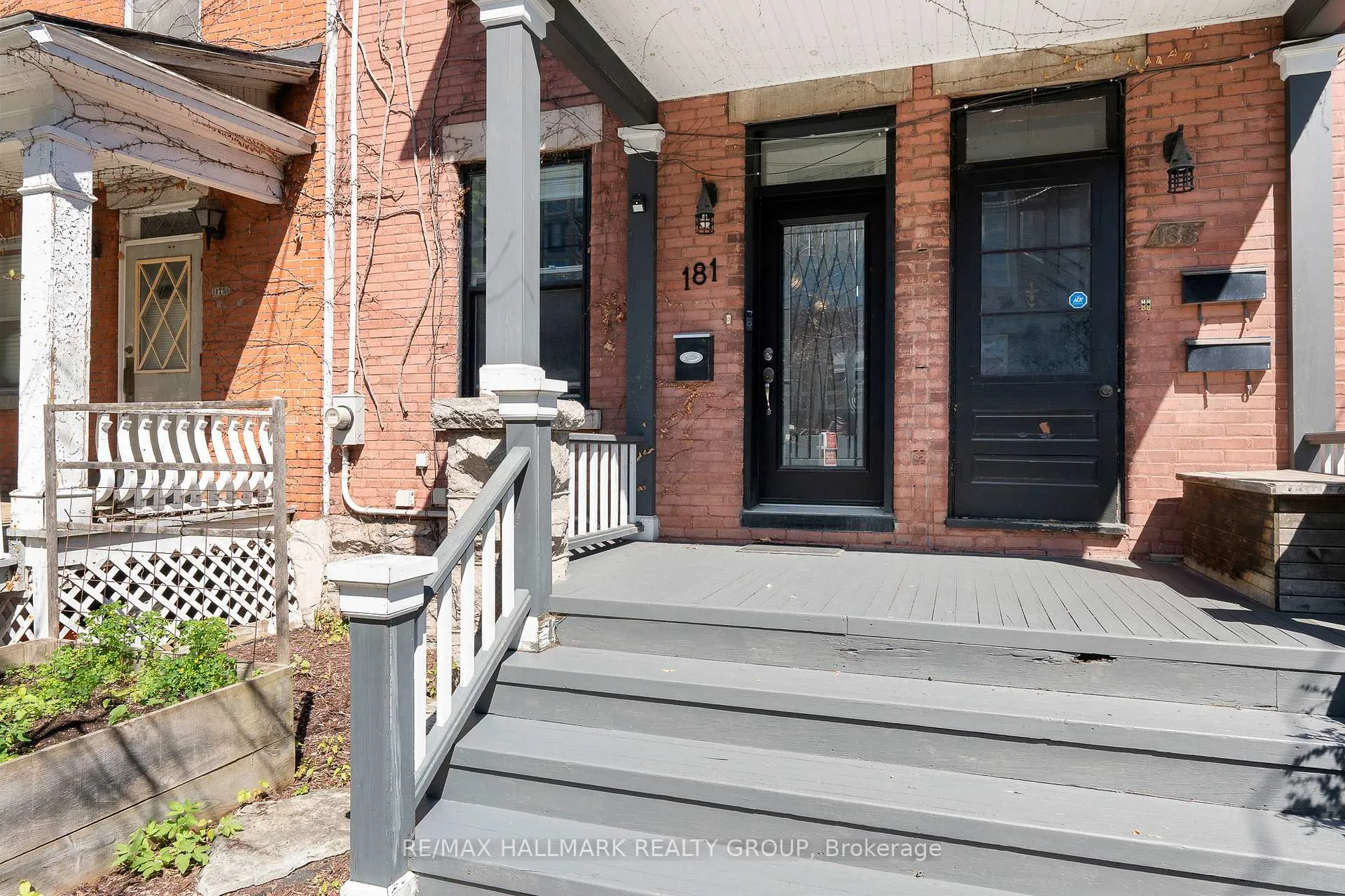 Photo 2 of 181 Guigues Avenue, Ottawa, Lower Town/Byward Market — HOMEH