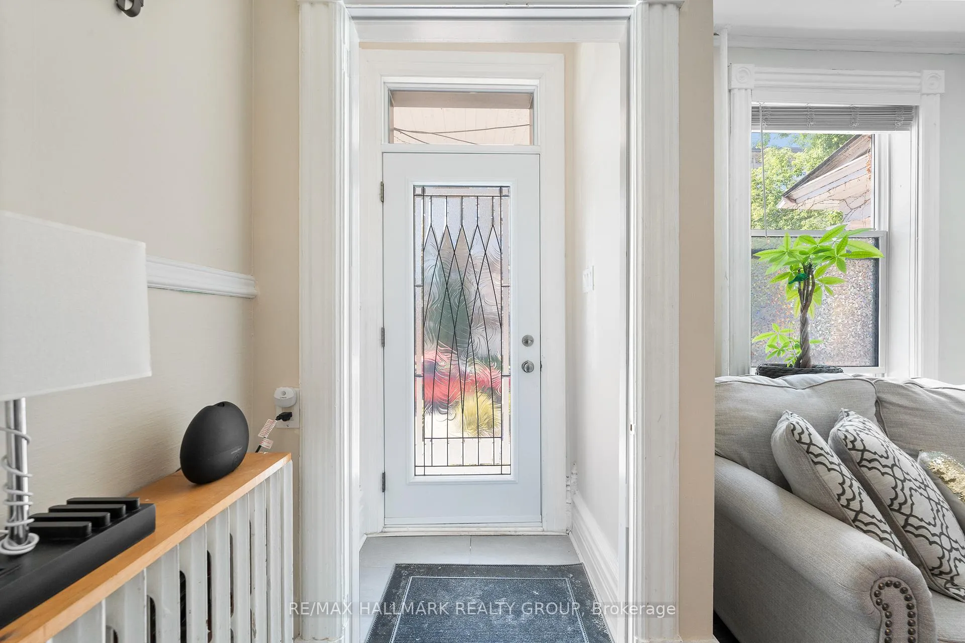 Photo 4 of 181 Guigues Avenue, Ottawa, Lower Town/Byward Market — HOMEH