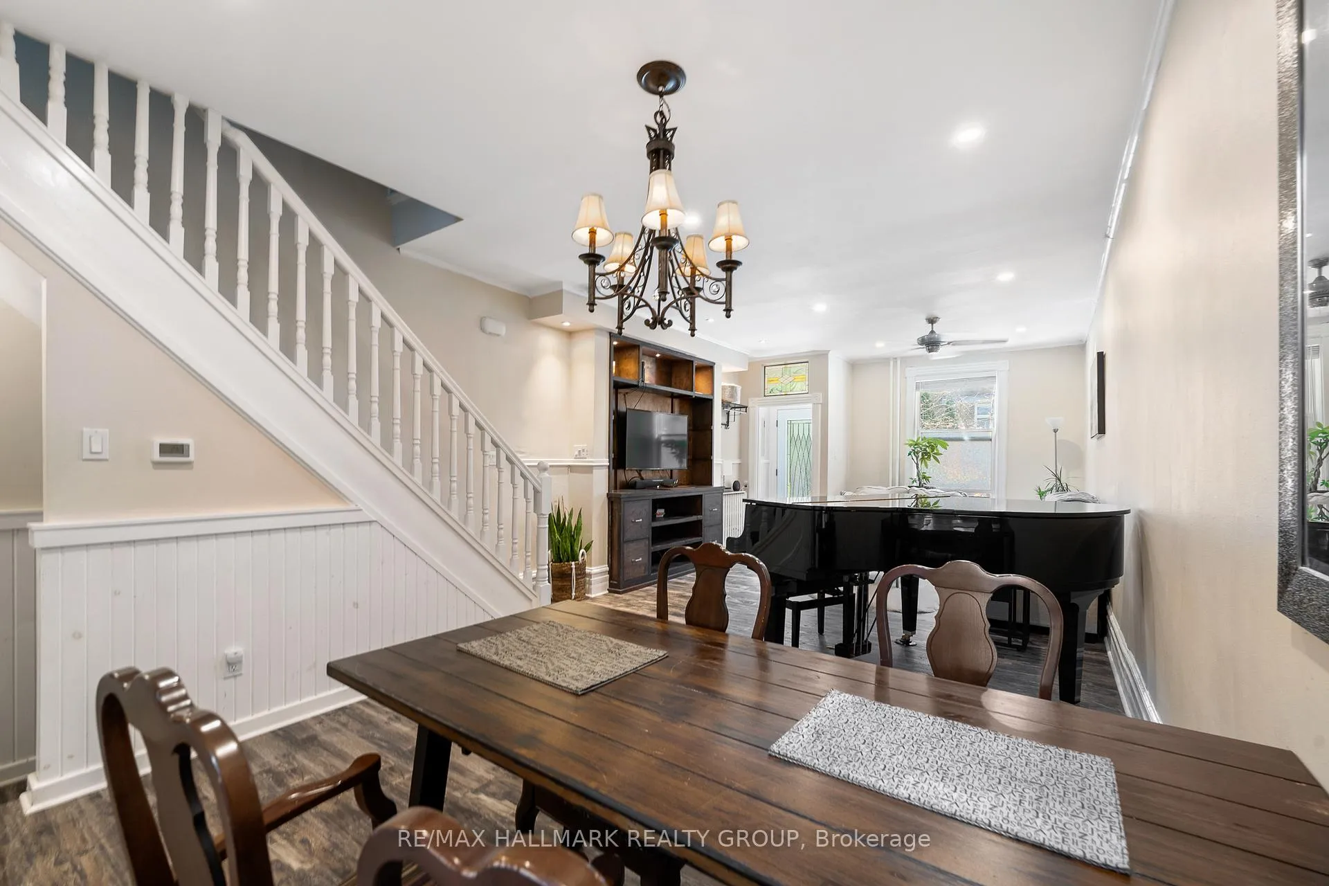 Photo 11 of 181 Guigues Avenue, Ottawa, Lower Town/Byward Market — HOMEH