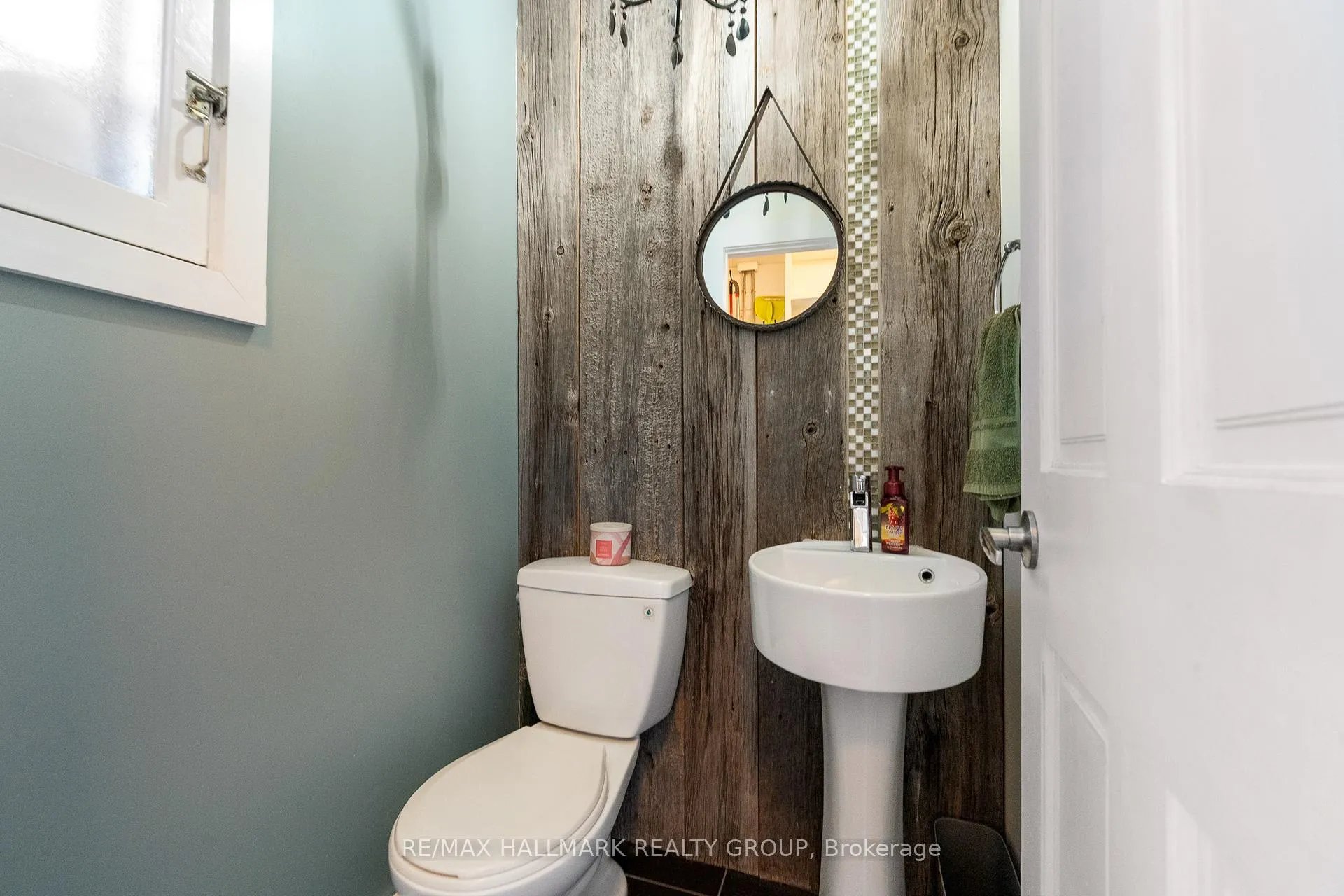 Photo 17 of 181 Guigues Avenue, Ottawa, Lower Town/Byward Market — HOMEH