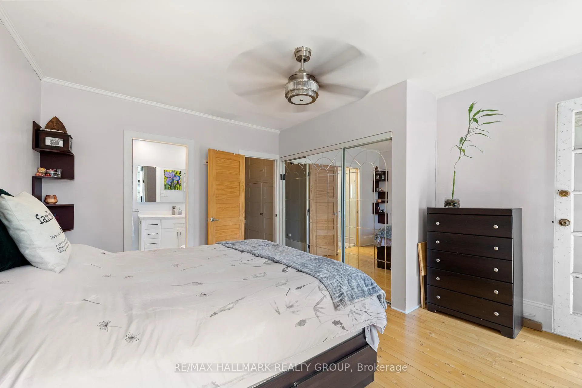 Photo 20 of 181 Guigues Avenue, Ottawa, Lower Town/Byward Market — HOMEH