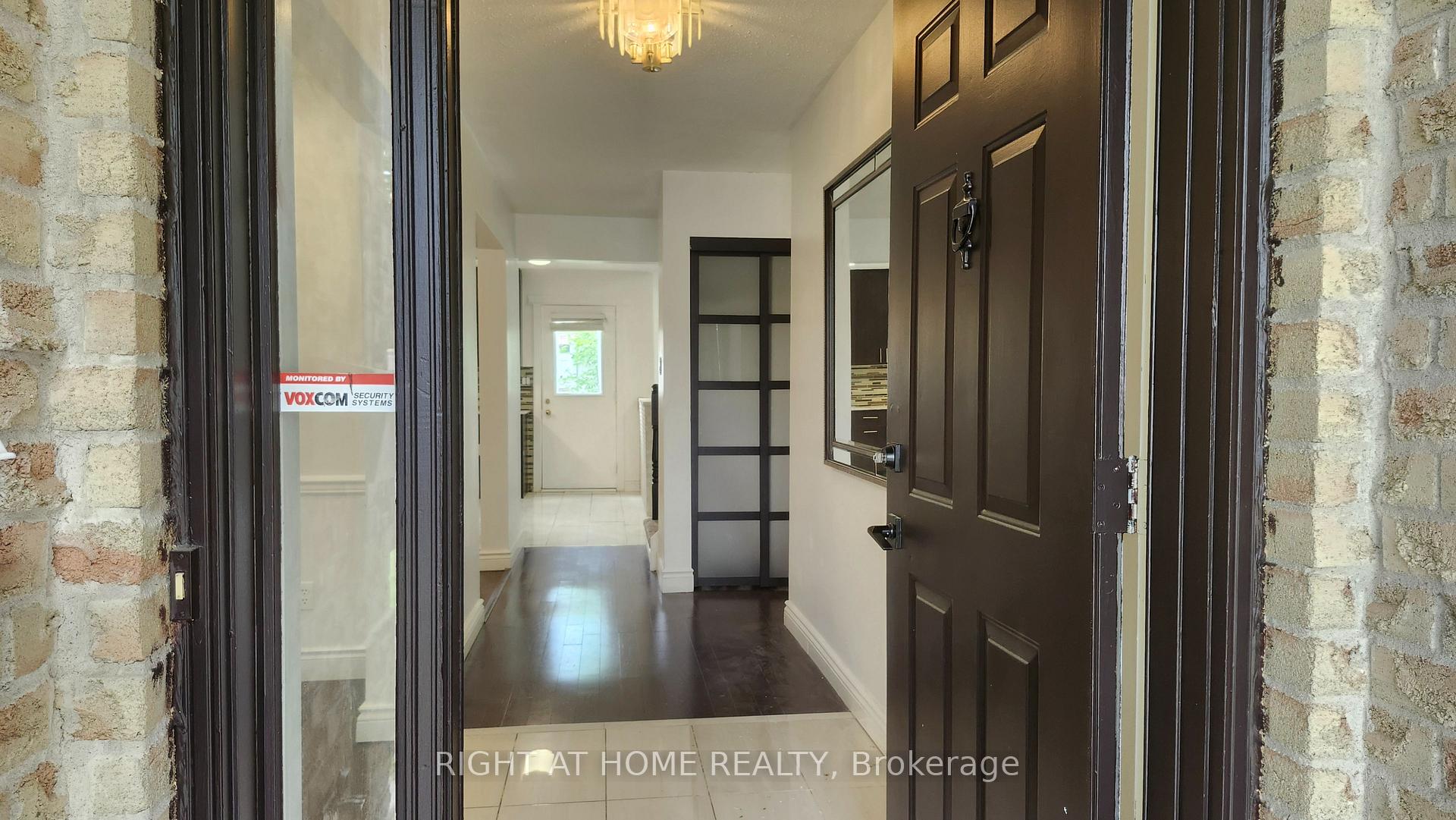 Photo 3 of 3454 Wyman Crescent, Ottawa, Windsor Park Village — HOMEH