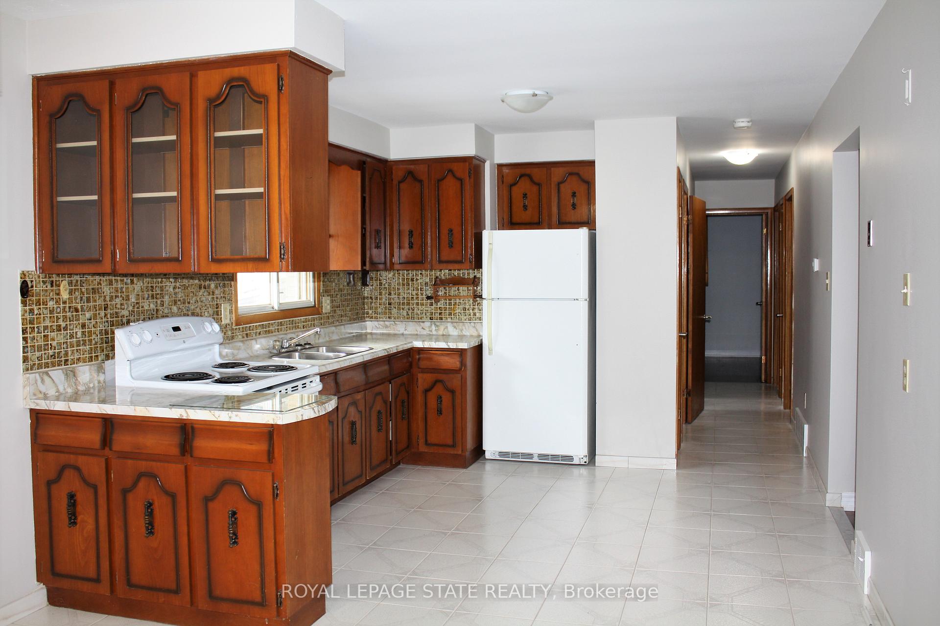 Photo 5 of 69 Adair Avenue N, Hamilton, McQuesten — HOMEH
