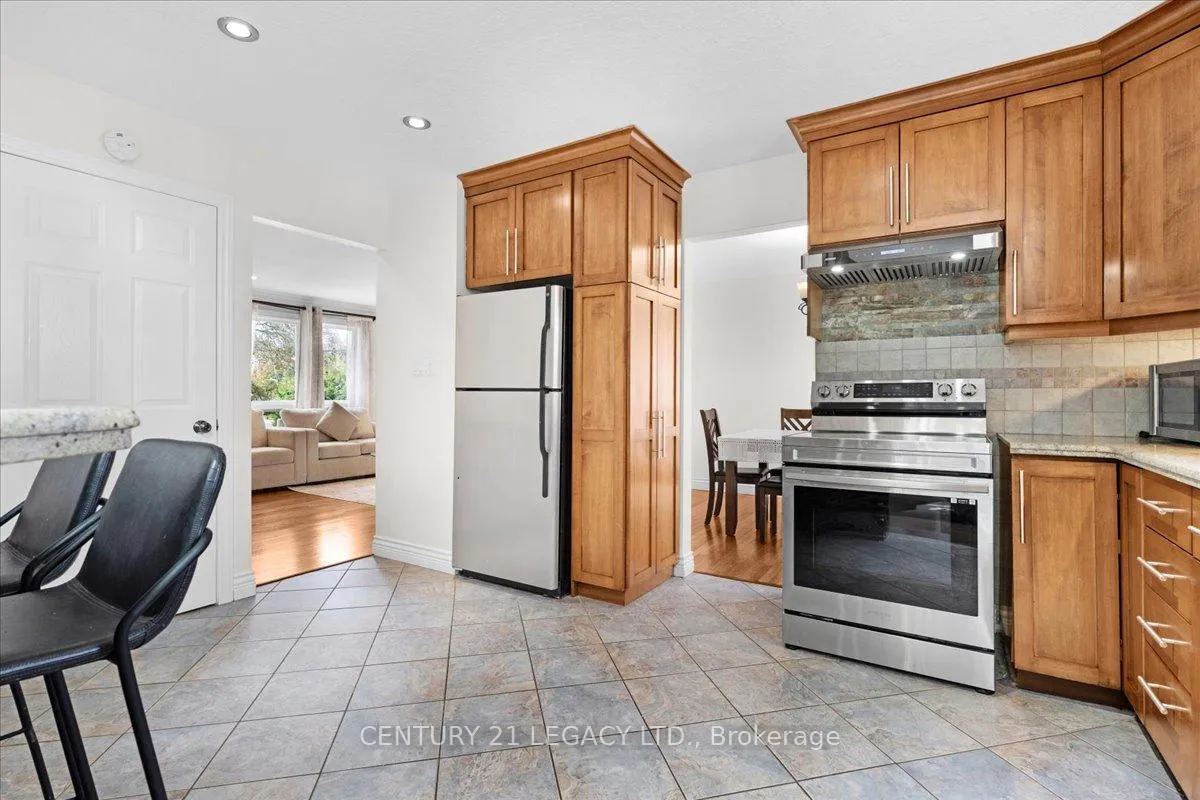 Photo 10 of 3 Nelson Avenue, Kitchener — HOMEH