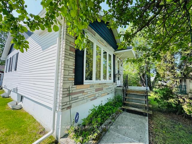 Photo 3 of 15 Poplar Crescent, Kapuskasing — HOMEH