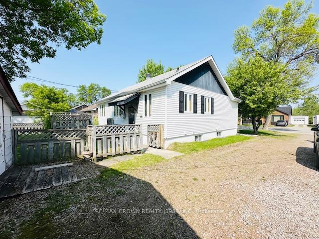 Photo 10 of 15 Poplar Crescent, Kapuskasing — HOMEH