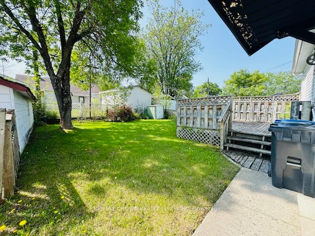 Photo 12 of 15 Poplar Crescent, Kapuskasing — HOMEH