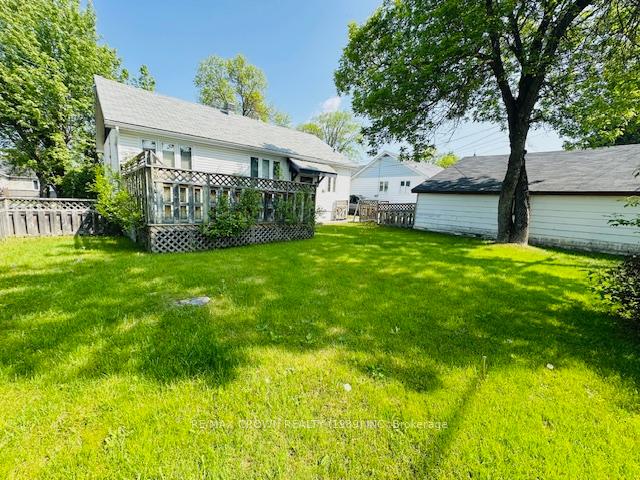 Photo 15 of 15 Poplar Crescent, Kapuskasing — HOMEH