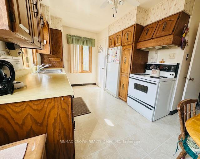 Photo 19 of 15 Poplar Crescent, Kapuskasing — HOMEH
