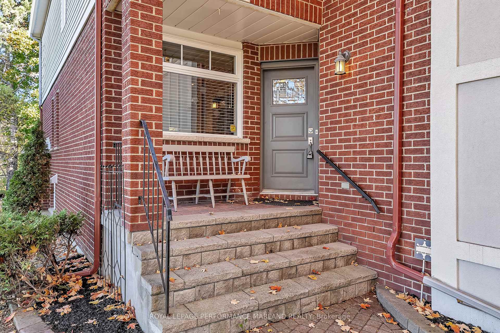 Photo 2 of 44 Ashpark Crescent, Ottawa, Hunt Club Park/Greenboro — HOMEH