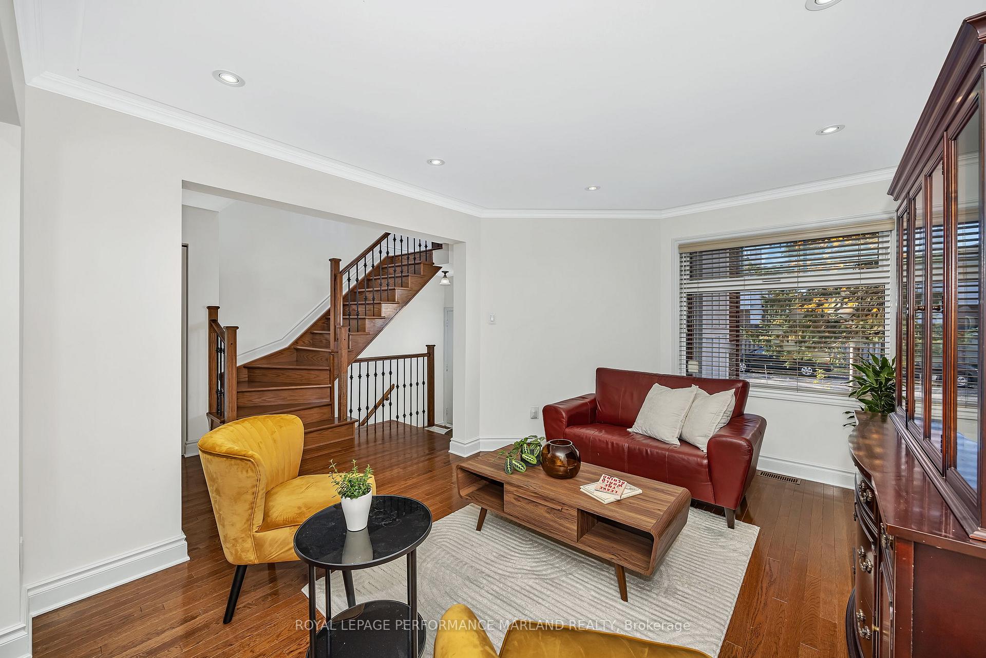 Photo 3 of 44 Ashpark Crescent, Ottawa, Hunt Club Park/Greenboro — HOMEH