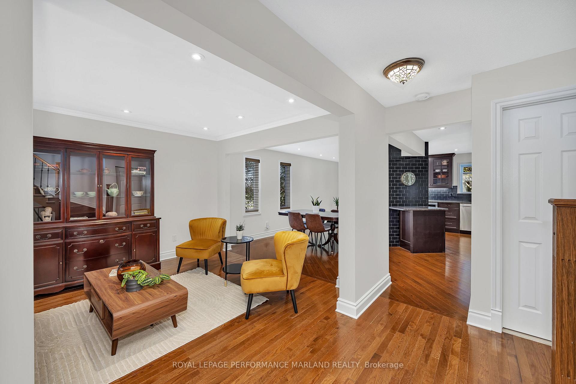 Photo 4 of 44 Ashpark Crescent, Ottawa, Hunt Club Park/Greenboro — HOMEH