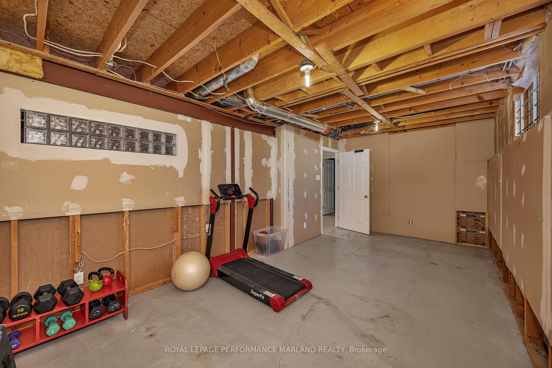 Photo 22 of 44 Ashpark Crescent, Ottawa, Hunt Club Park/Greenboro — HOMEH