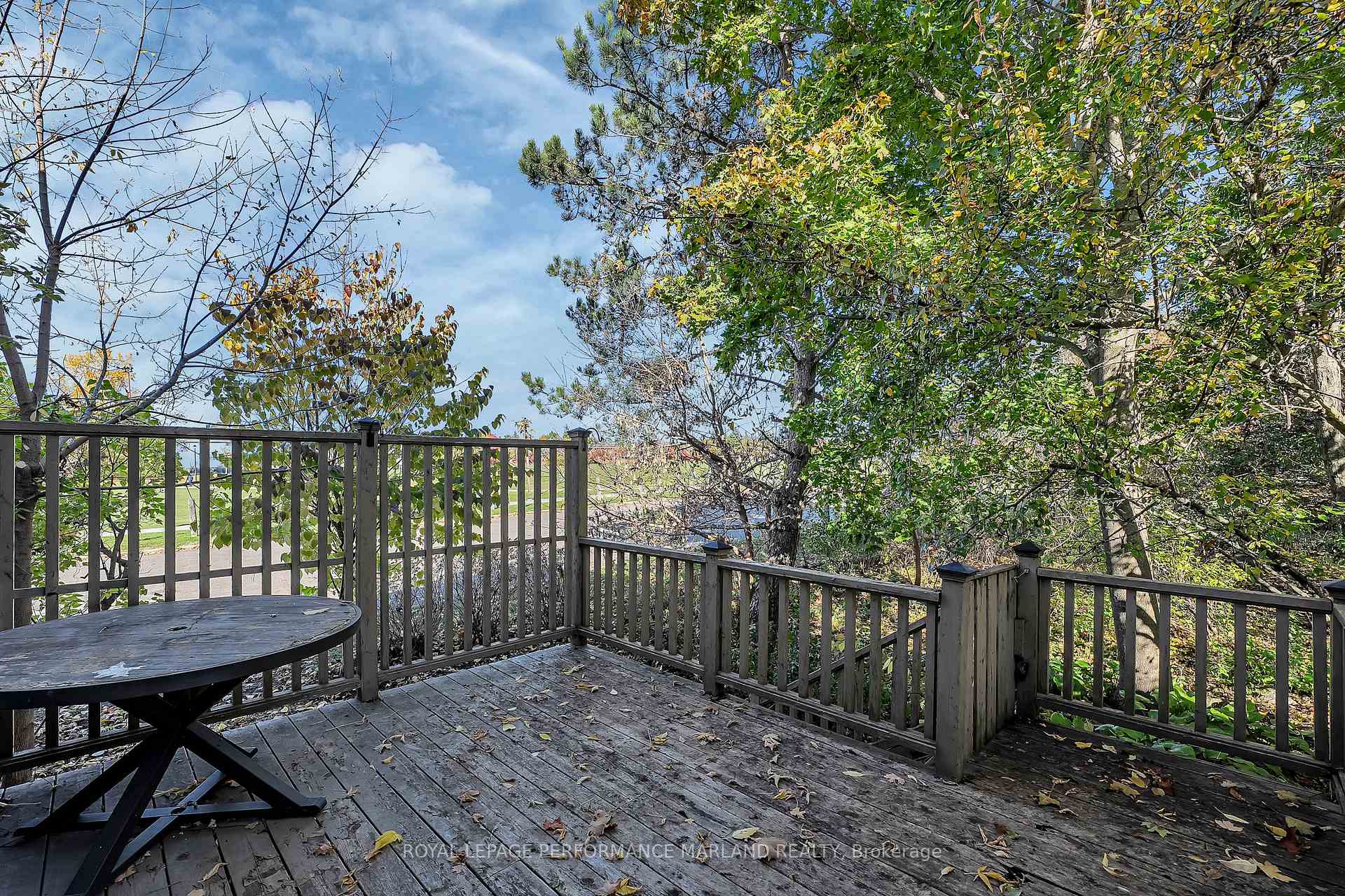 Photo 23 of 44 Ashpark Crescent, Ottawa, Hunt Club Park/Greenboro — HOMEH