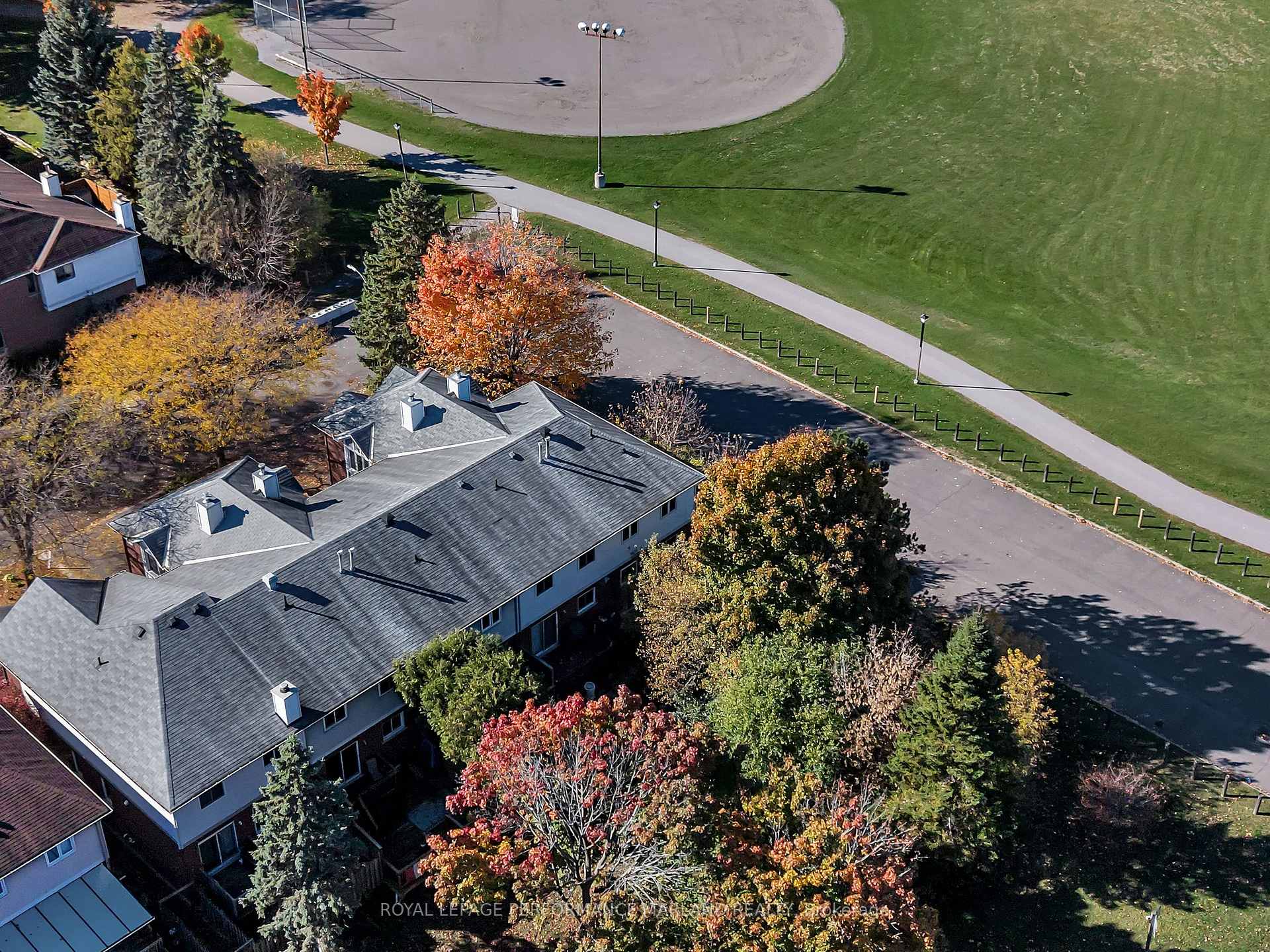 Photo 27 of 44 Ashpark Crescent, Ottawa, Hunt Club Park/Greenboro — HOMEH