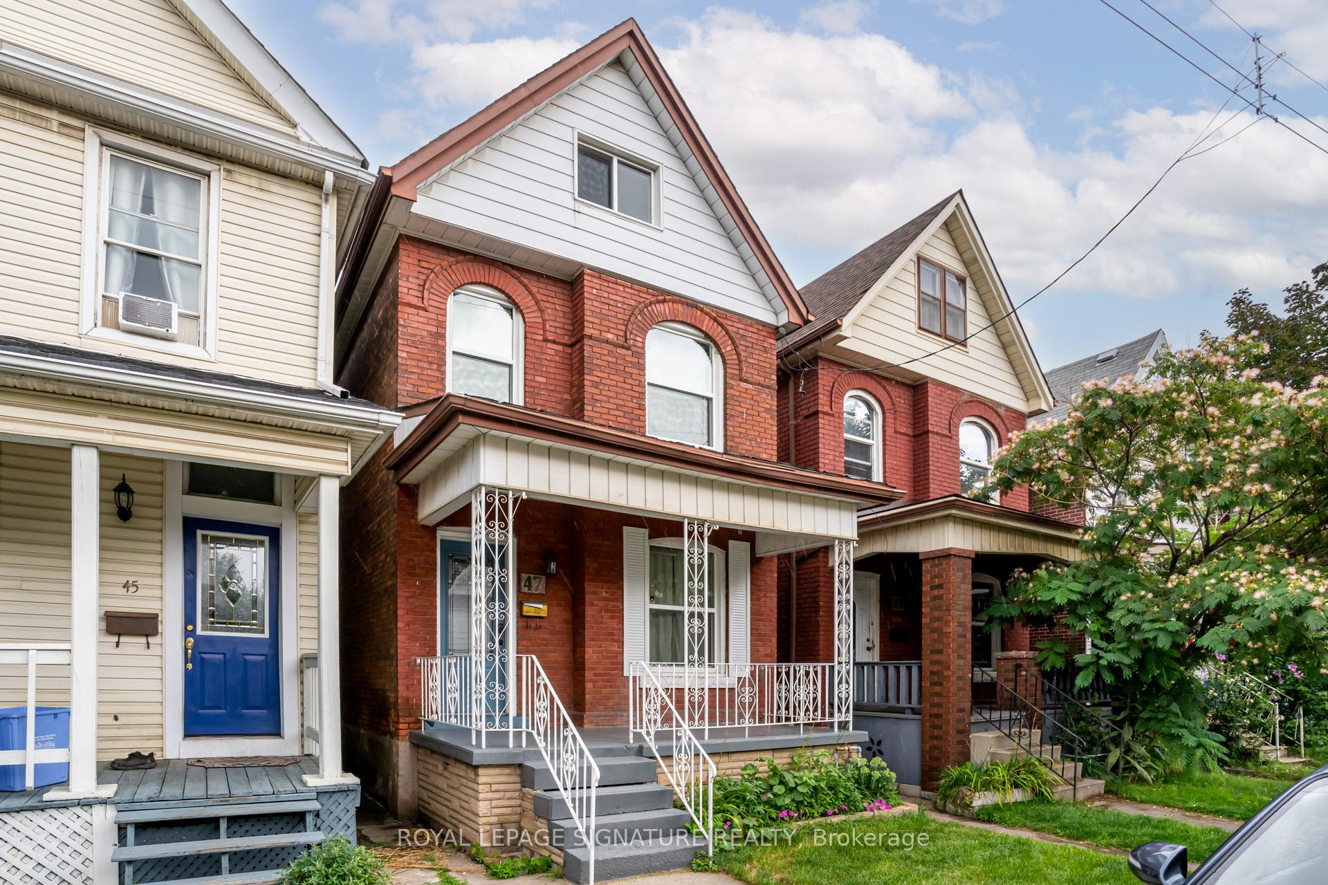 Front of Unit Bsmt, 47 Harvey Street