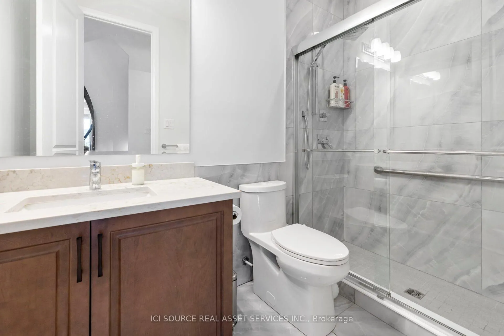 Photo 23 of Unit Upper, 733 Coast Circle, Ottawa, Mahogany Community — HOMEH